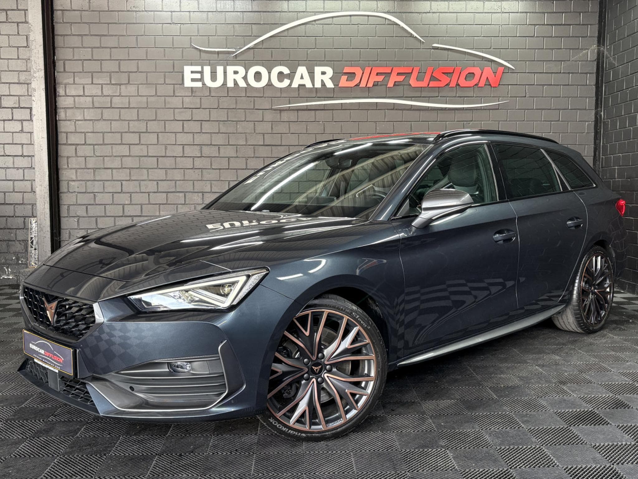 Cupra Leon VZ CUP ST 2.0 TSI 310CV 4Drive **VSS ** CARBONE** (2024) - Photo 1