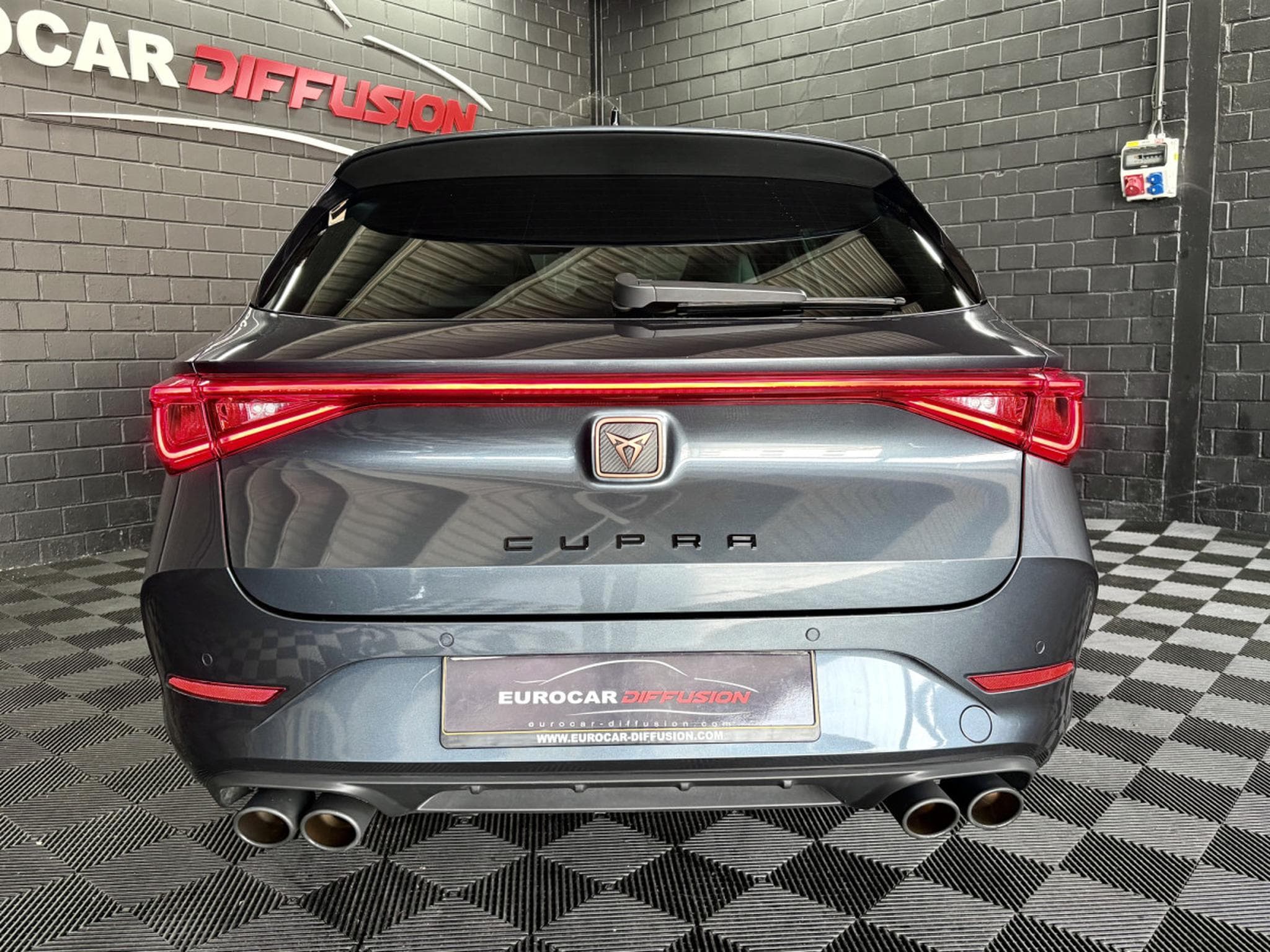 Cupra Leon VZ CUP ST 2.0 TSI 310CV 4Drive **VSS ** CARBONE** (2024) - Photo 5