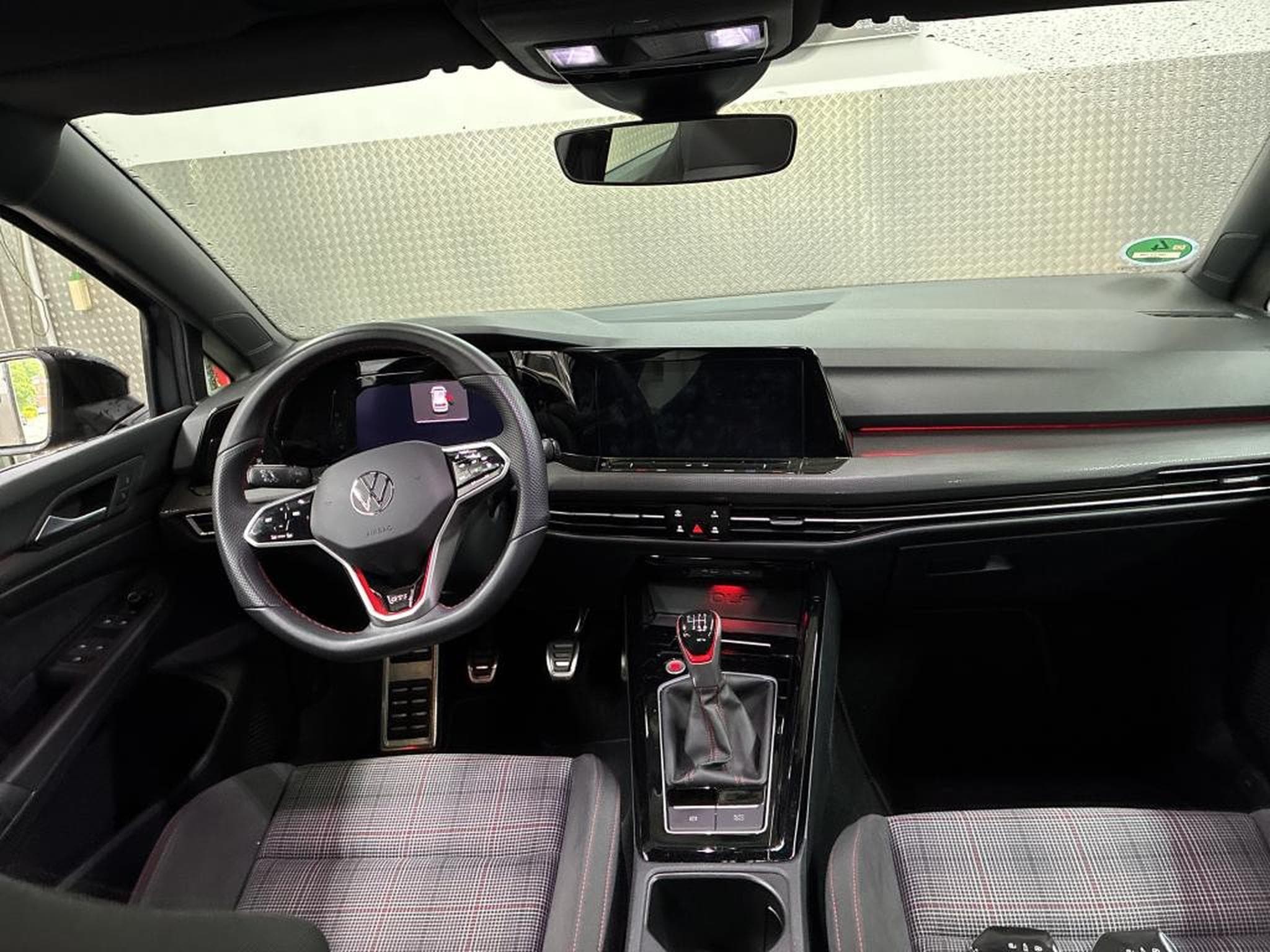 VW Golf GTI 2.0 TSI BVM6 245 CV *BOITE MECA* ESTORIL * CARPLAY* (2024) - Photo 6