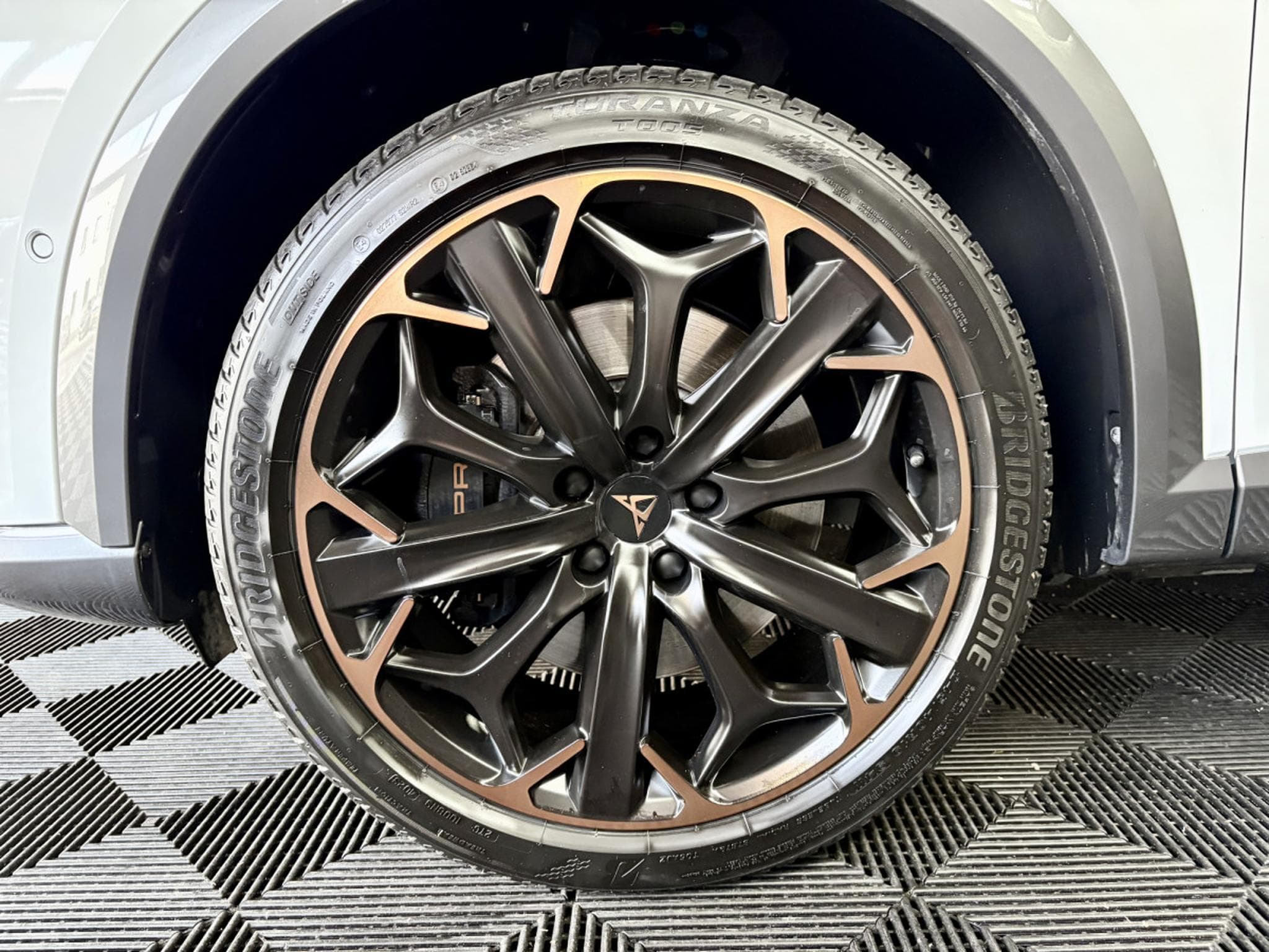 Cupra Formentor VZ 245CV eHybrid DSG6 *PANO *CAM 360°* *ATTELAGE* *BEATS* MA (2023) - Photo 25