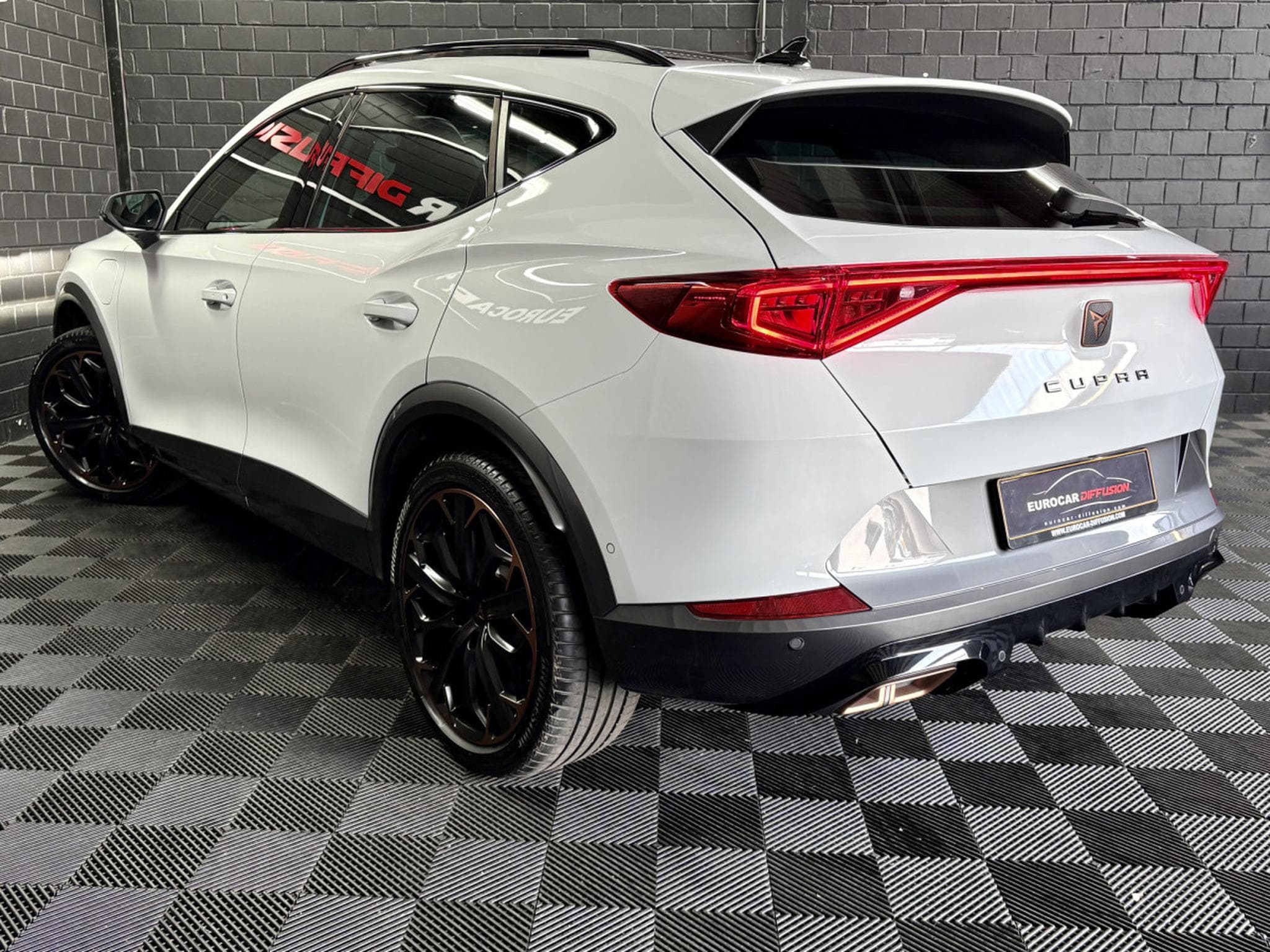 Cupra Formentor VZ 245CV eHybrid DSG6 *PANO *CAM 360°* *ATTELAGE* *BEATS* MA (2023) - Photo 4