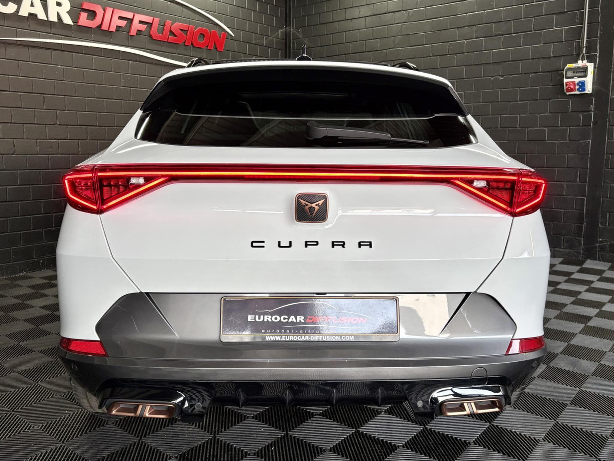 Cupra Formentor VZ 245CV eHybrid DSG6 *PANO *CAM 360°* *ATTELAGE* *BEATS* MA (2023) - Photo 5