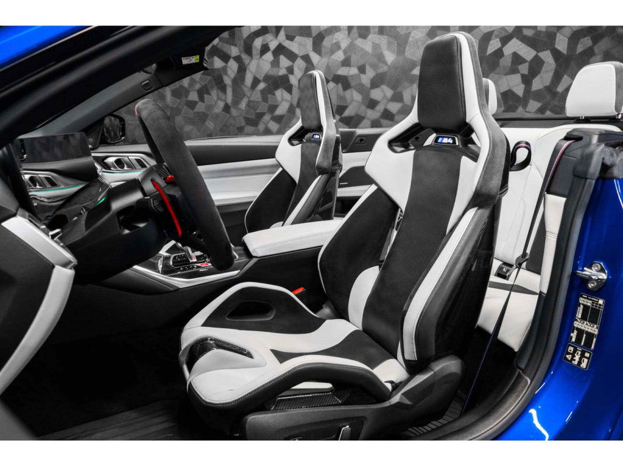 BMW M4 Compétition Cabriolet X-DRIVE G83 - BMW INDIVIDUAL (2025) - Photo 9