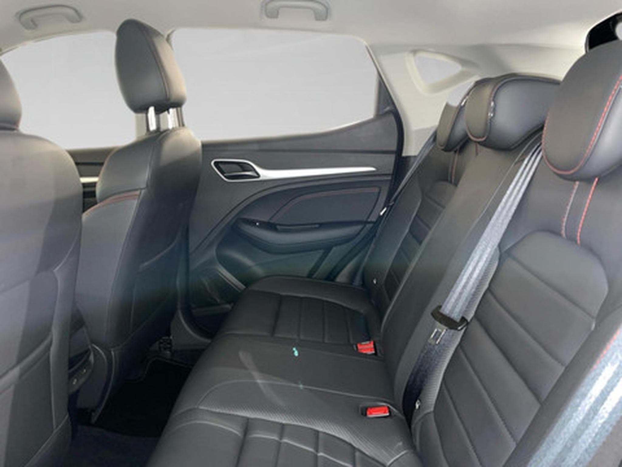 MG ZS 1.0 T-GDi AT LUXURY (2024) - Photo 11