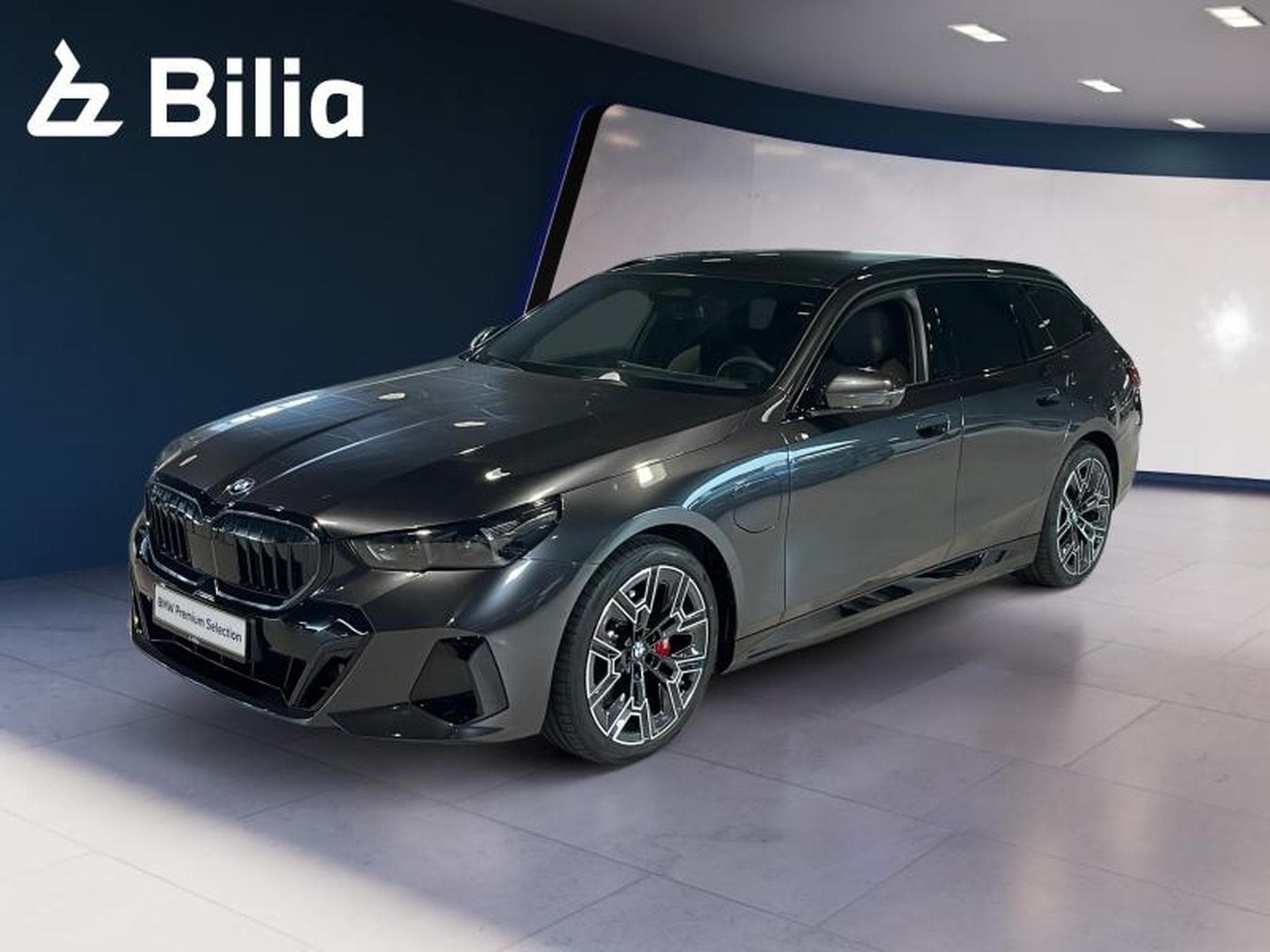 BMW 530 530e Touring M Sport (2025) - Photo 1