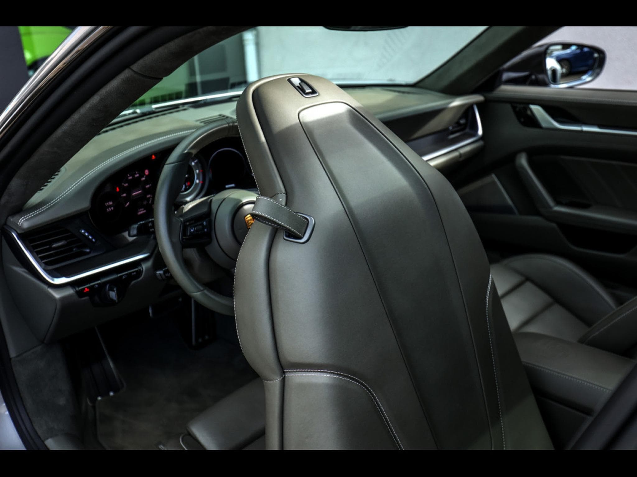 Porsche 911 (992.1) TURBO S COUPE PDK – GT-SILVER – IMMAT FR. - PORSCHE (2020) - Photo 13