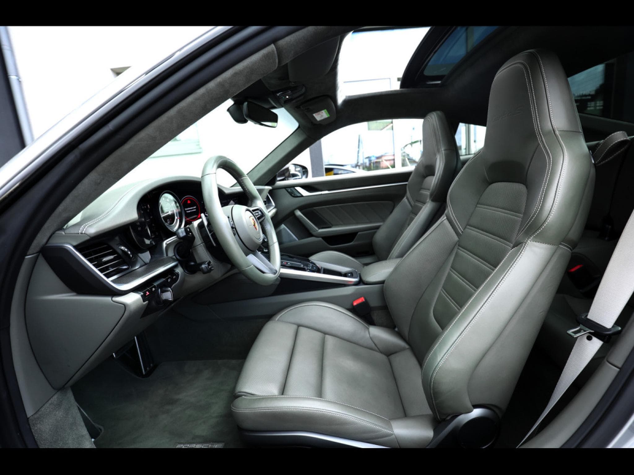 Porsche 911 .1 911 TURBO S COUPE PDK – GT-SILVER – IMMAT FR. - PORSCHE A (2020) - Photo 11