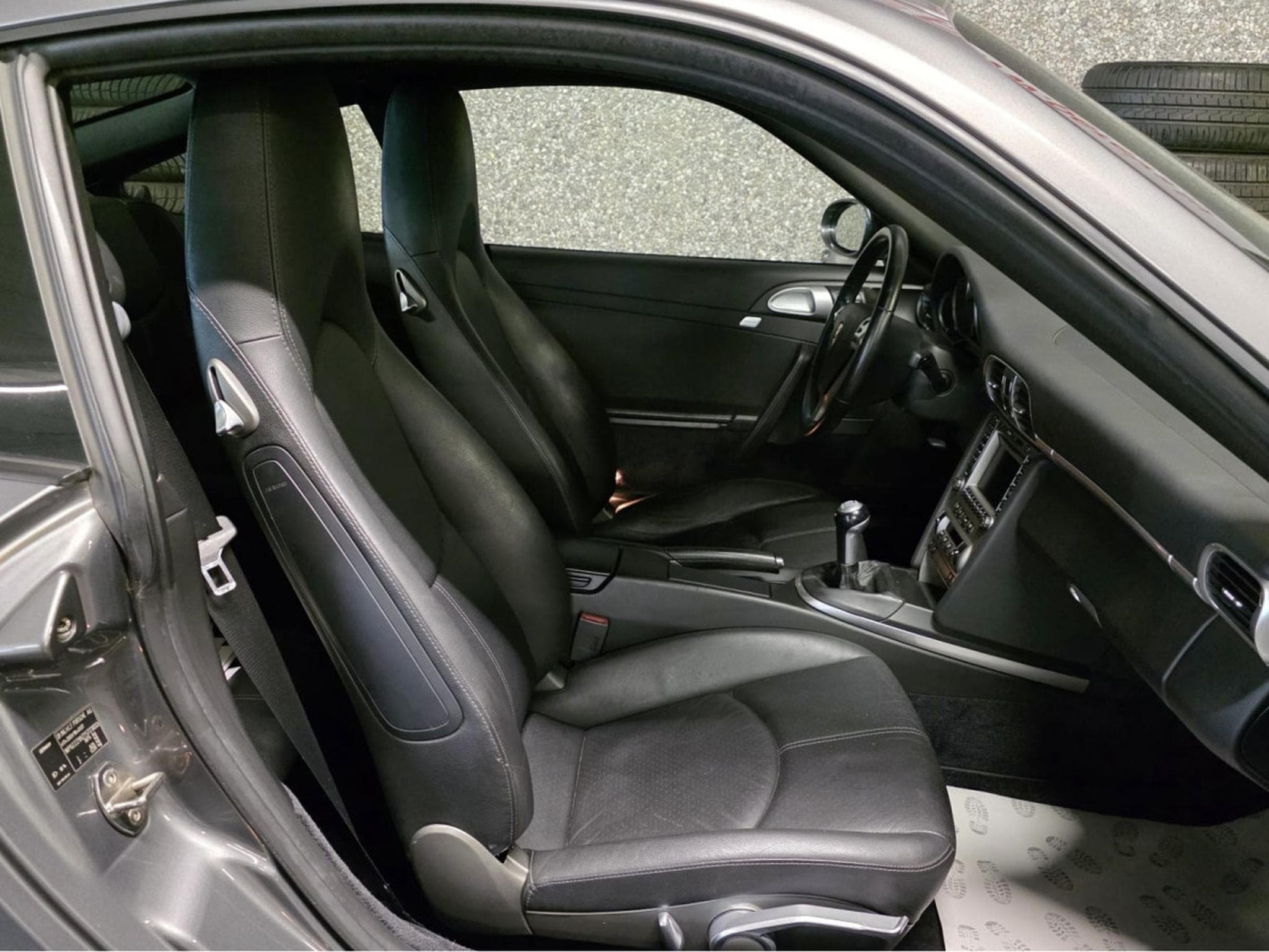 Porsche 911 4 S 3.8 CARRERA  CUIR NAVI Full Historie (2007) - Photo 4