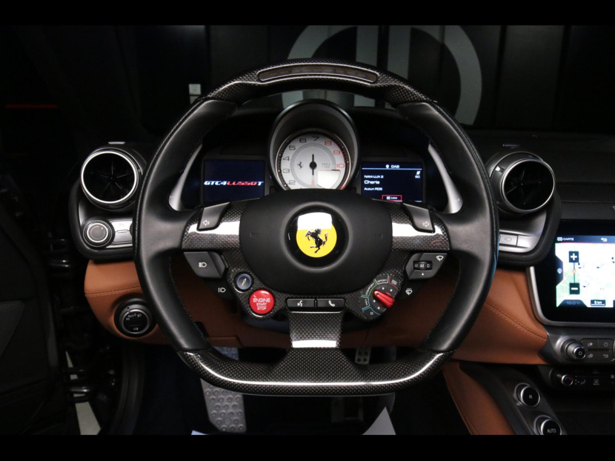 Ferrari GTC4 Lusso V8 T 3.9 (611 CH) – GRIGIO SILVERSTONE (2018) - Photo 17
