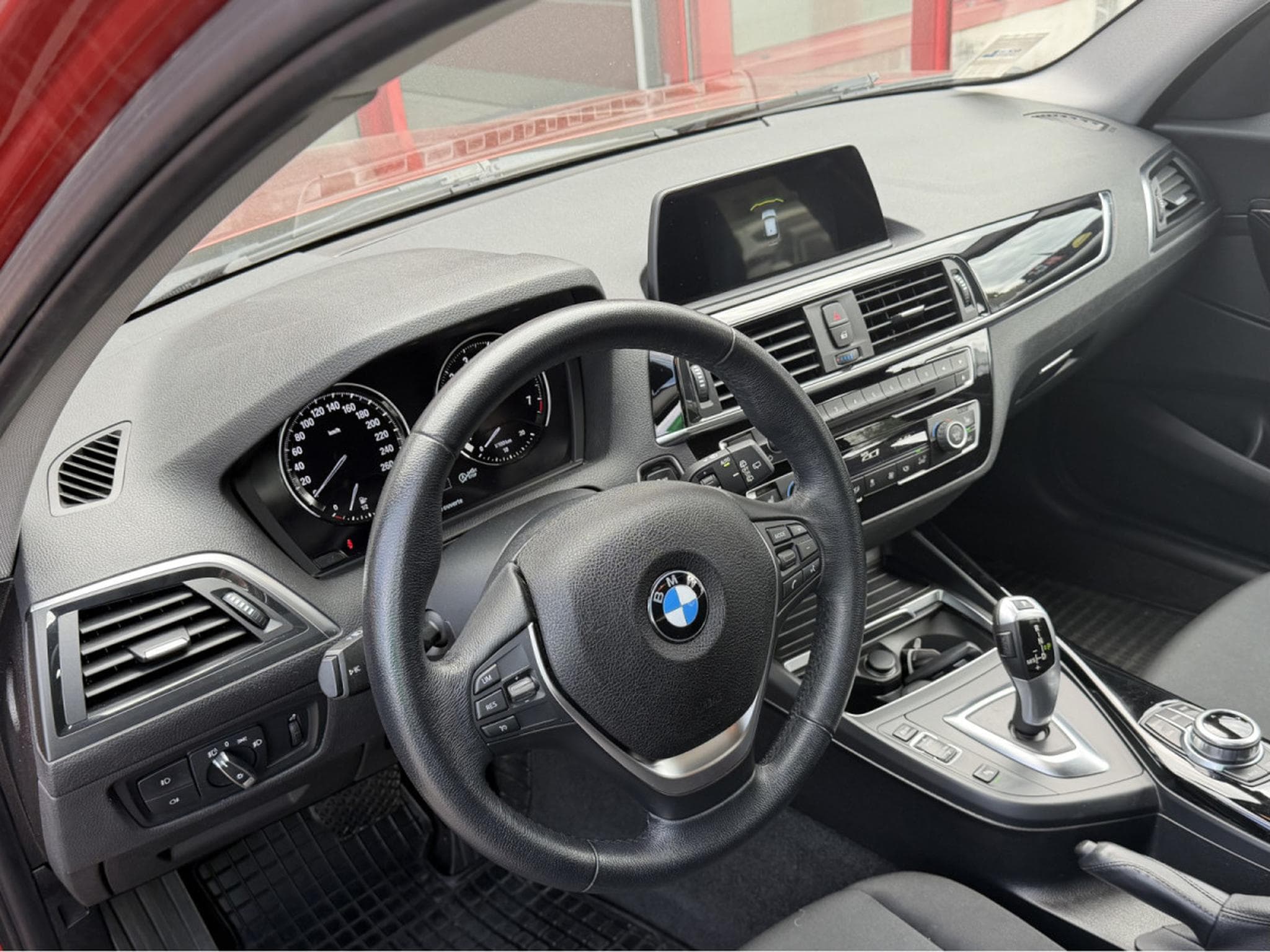 BMW 120 i FACELIFT AUTO LED NAVI (2018) - Photo 6
