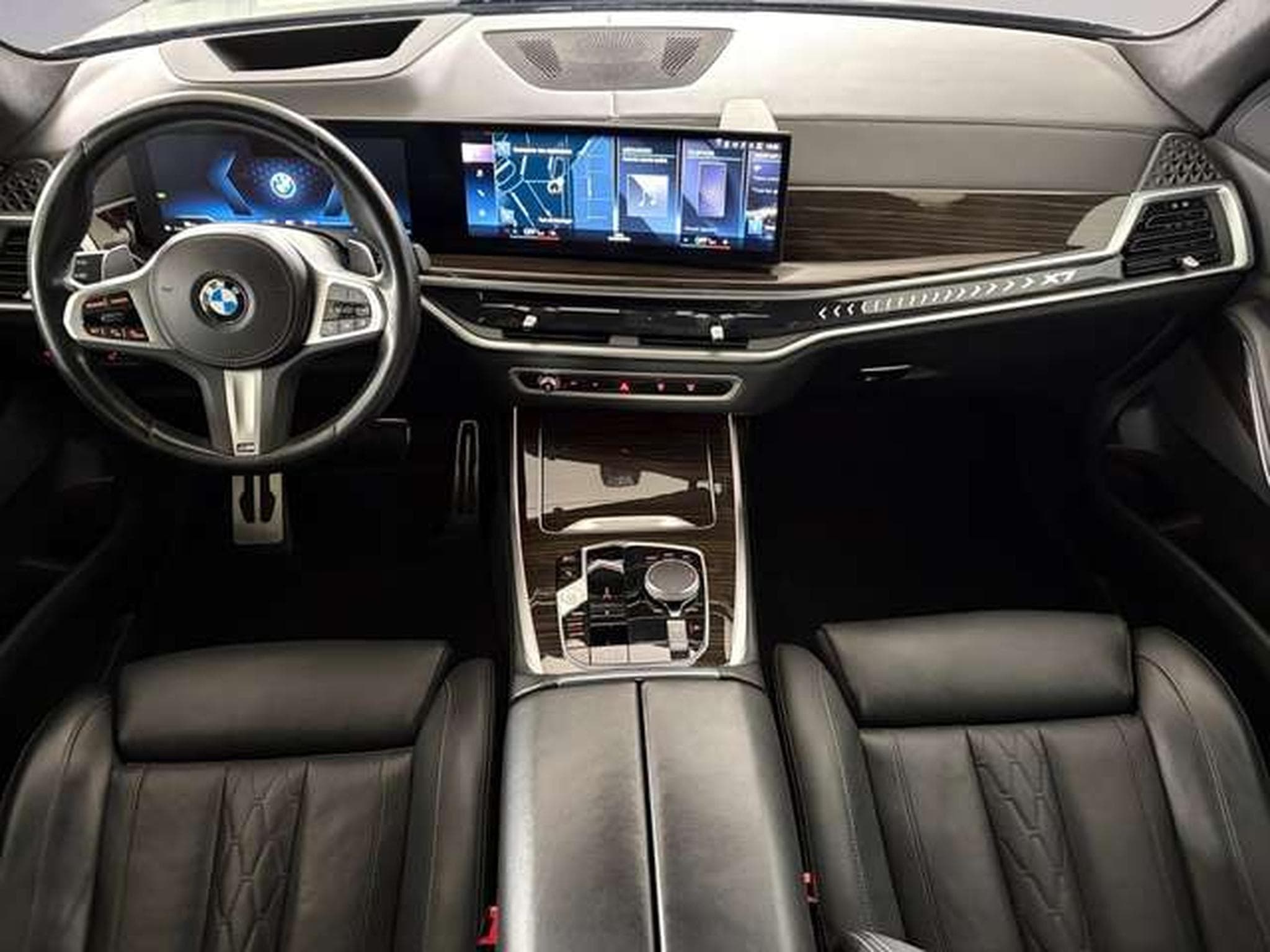 BMW X7 xDrive40d DAB LED (2023) - Photo 6