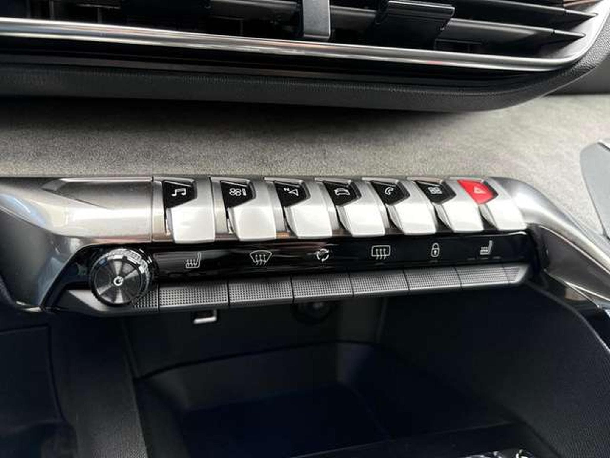 Peugeot 3008 3008 Hybrid 136 e-DSC6 GT (2024) - Photo 10
