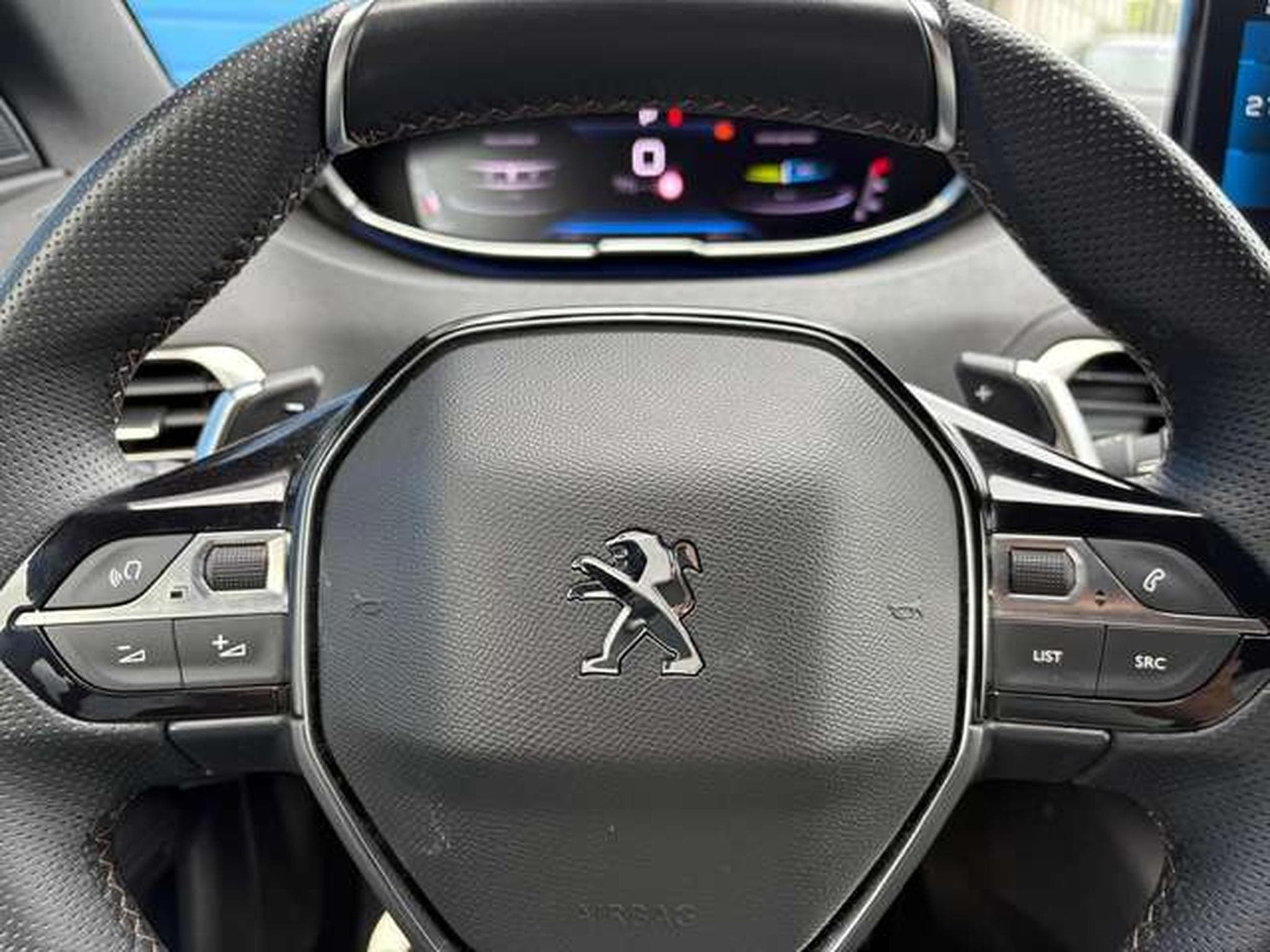 Peugeot 3008 3008 Hybrid 136 e-DSC6 GT (2024) - Photo 12