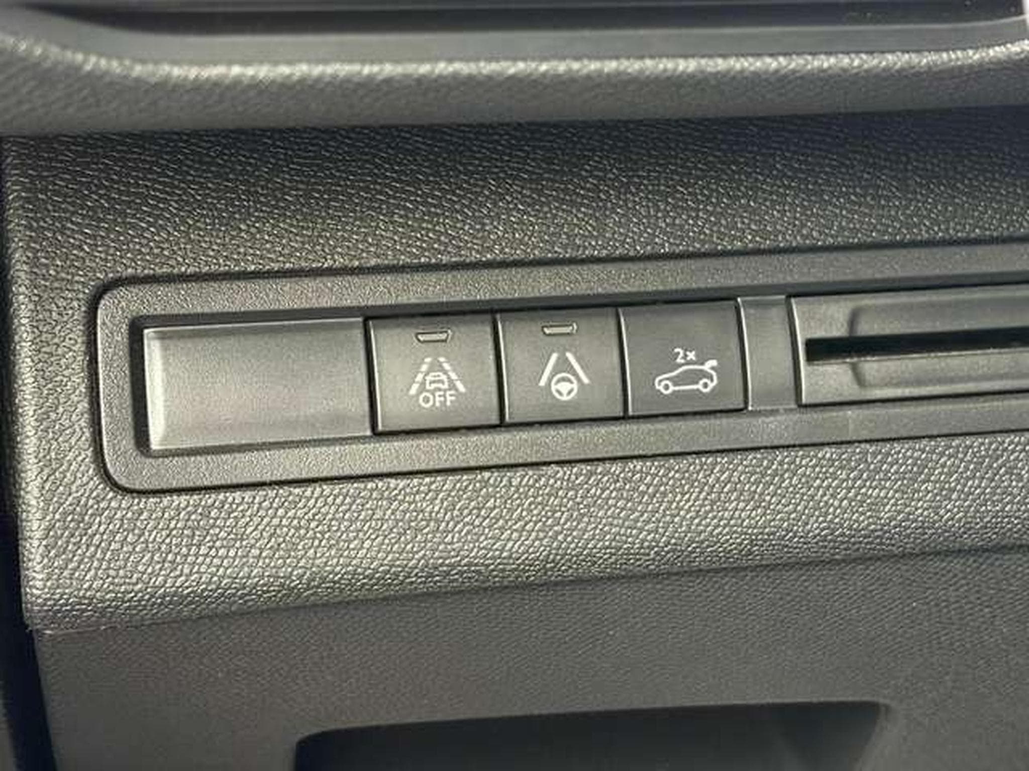 Peugeot 3008 3008 Hybrid 136 e-DSC6 GT (2024) - Photo 13