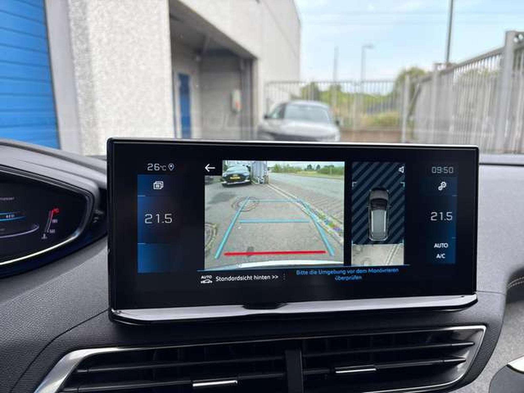 Peugeot 3008 3008 Hybrid 136 e-DSC6 GT (2024) - Photo 8
