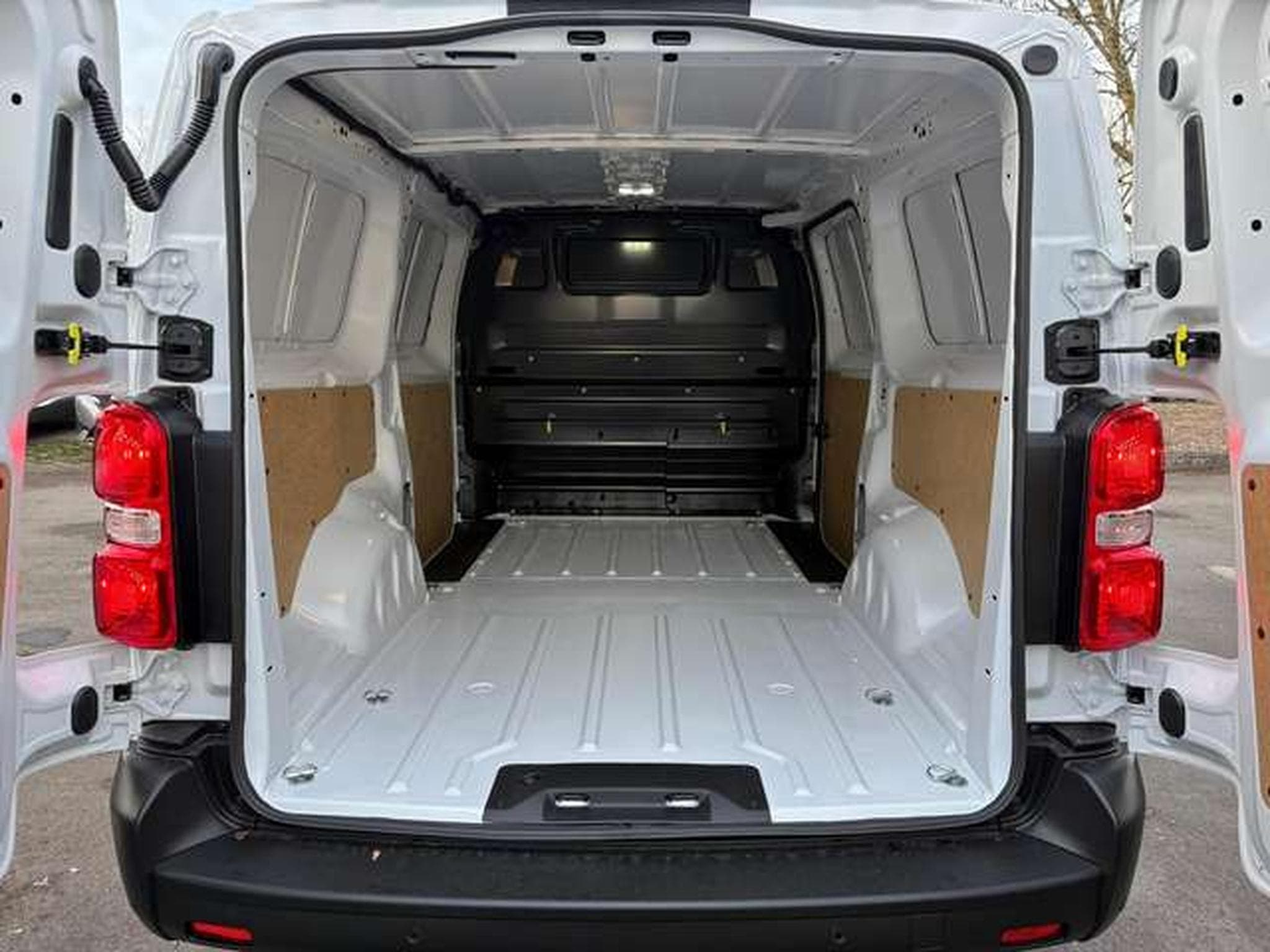 Peugeot Expert 2.0 BHDI 145 S&S EAT8 (2025) - Photo 3