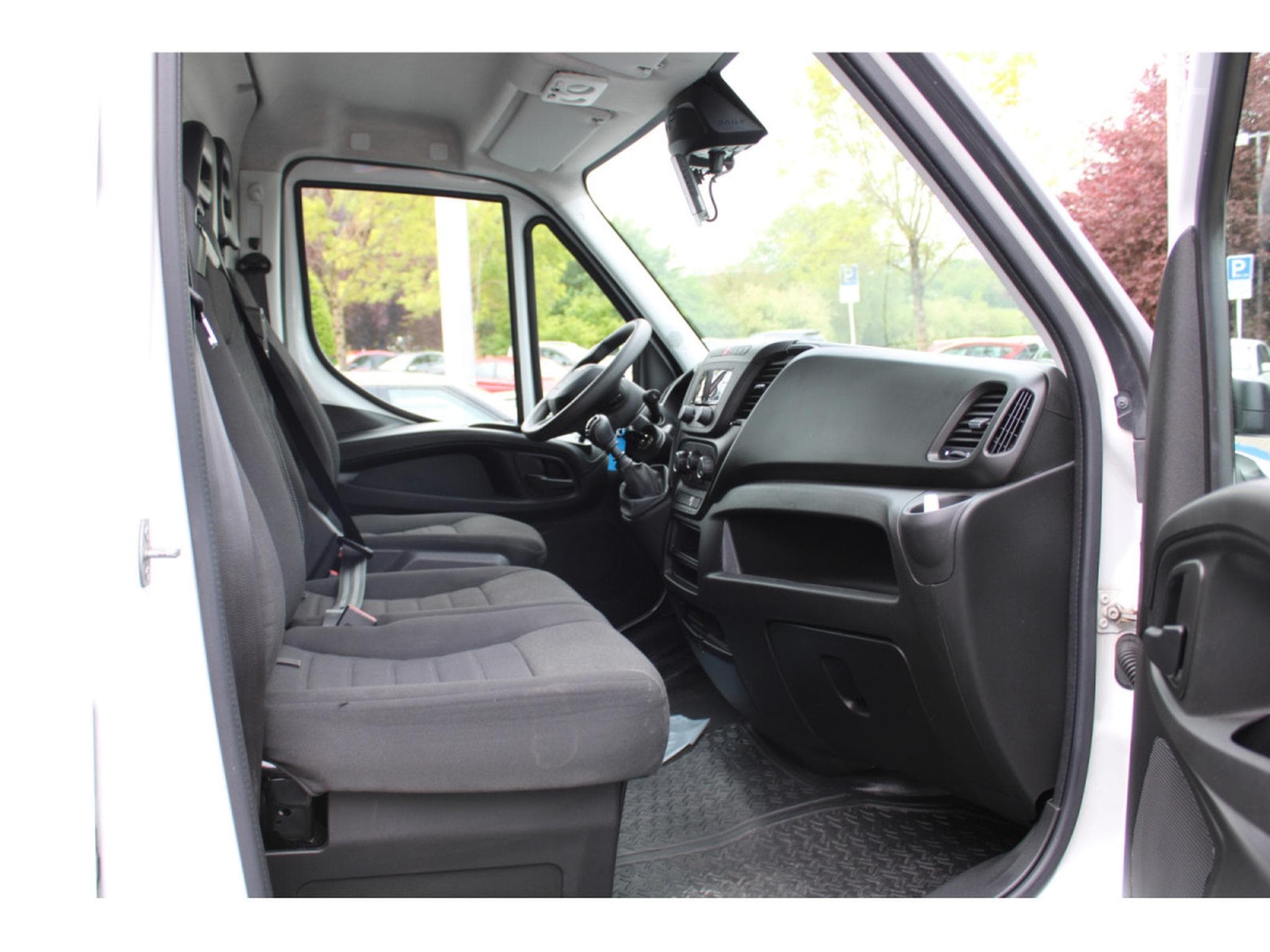 Iveco Daily 35S14, 1 HAND, CAMERA, BLUETOOTH, (2022) - Photo 11