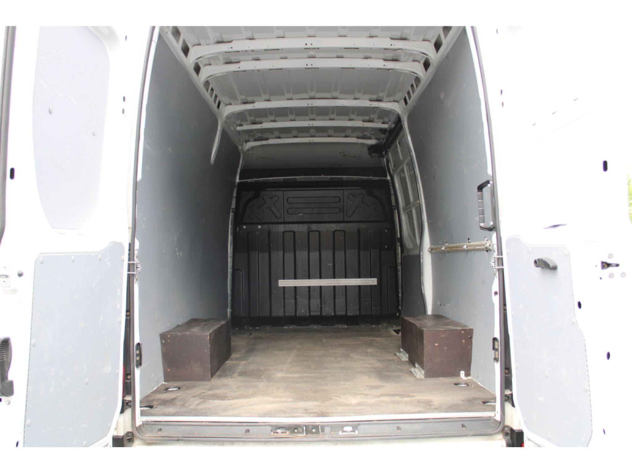 Iveco Daily 35S14, 1 HAND, CAMERA, BLUETOOTH, (2022) - Photo 13
