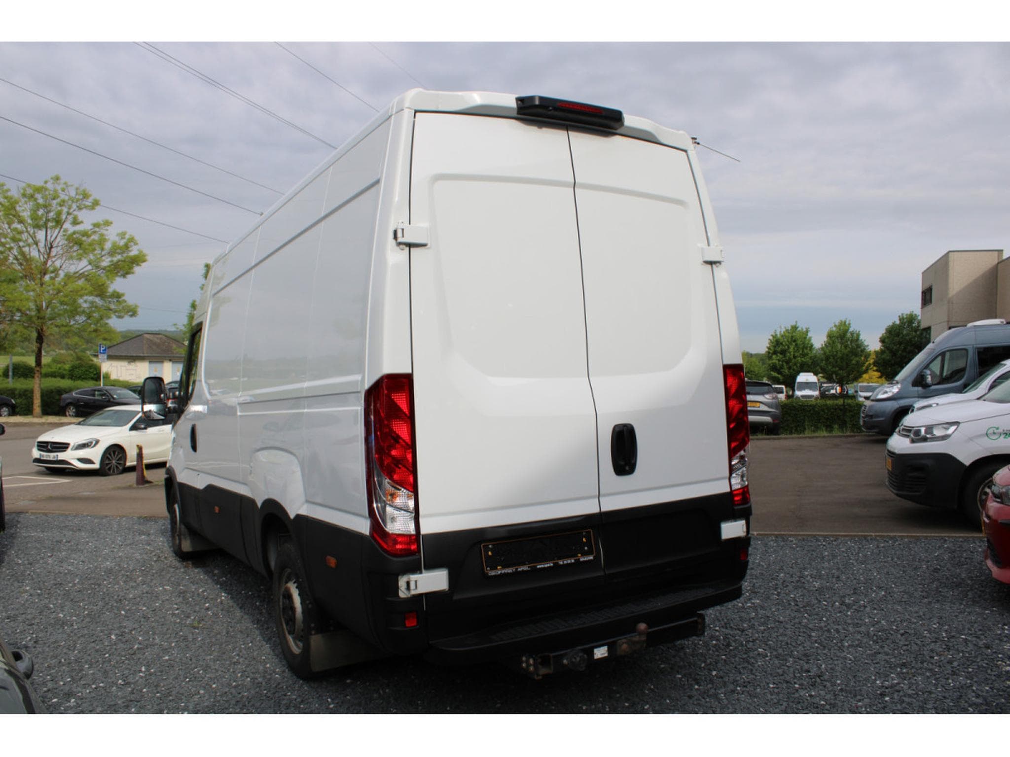 Iveco Daily 35S14, 1 HAND, CAMERA, BLUETOOTH, (2022) - Photo 2