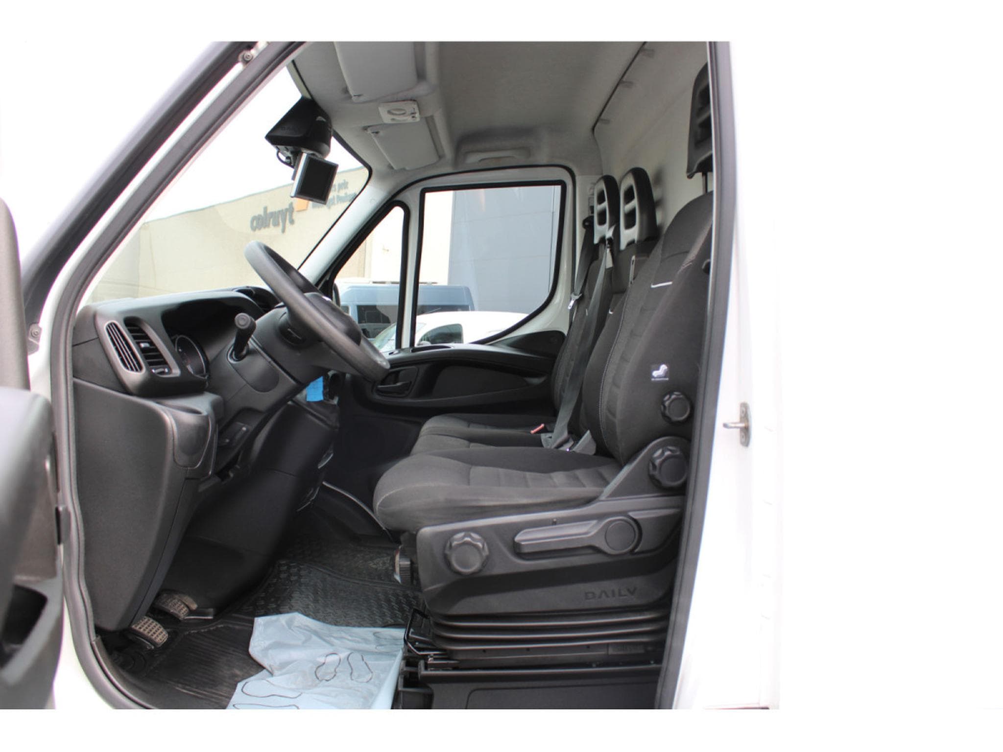 Iveco Daily 35S14, 1 HAND, CAMERA, BLUETOOTH, (2022) - Photo 6