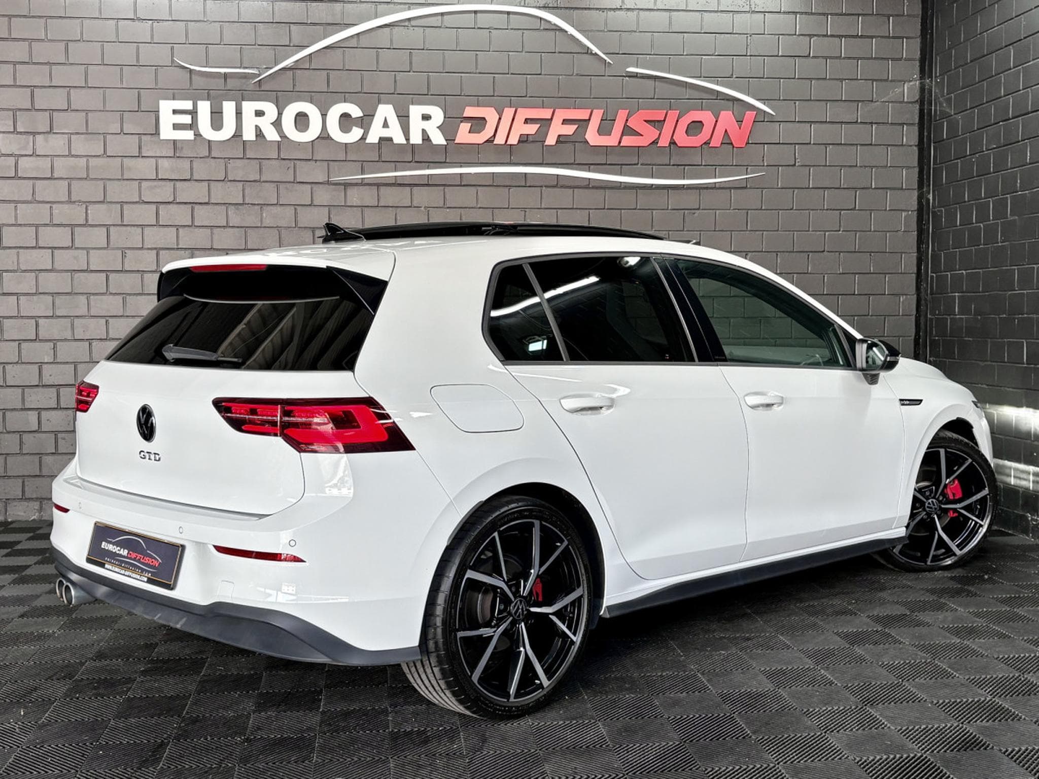 VW Golf GTD 2.0 TDI DSG7 200 CV *PANO* MATRIX * HARMAN * ATTELAGE * (2024) - Photo 6