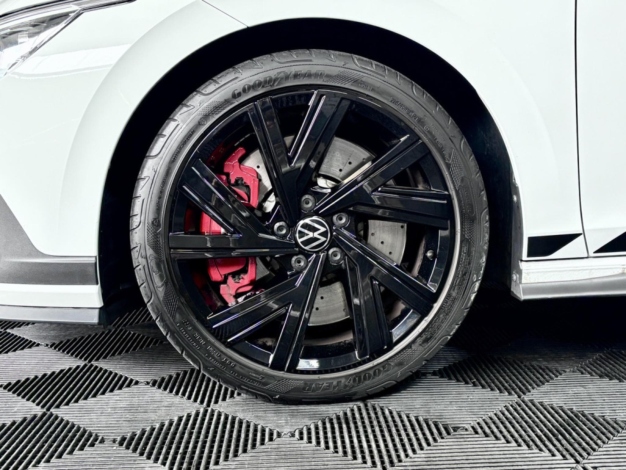 VW Golf GTI Clubsport 2.0 TSI 300CV DSG7 *CAM* ACC * CARPLAY * (2024) - Photo 15