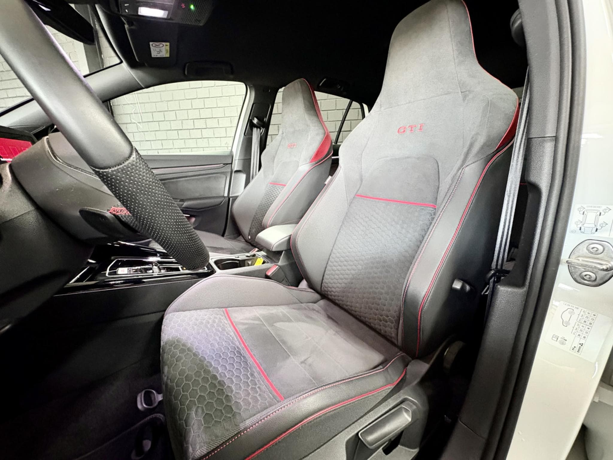 VW Golf GTI Clubsport 2.0 TSI 300CV DSG7 *CAM* ACC * CARPLAY * (2024) - Photo 7