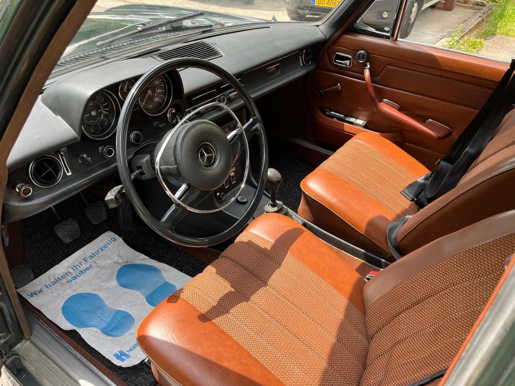 Mercedes 220 /8 (1972) - Photo 8