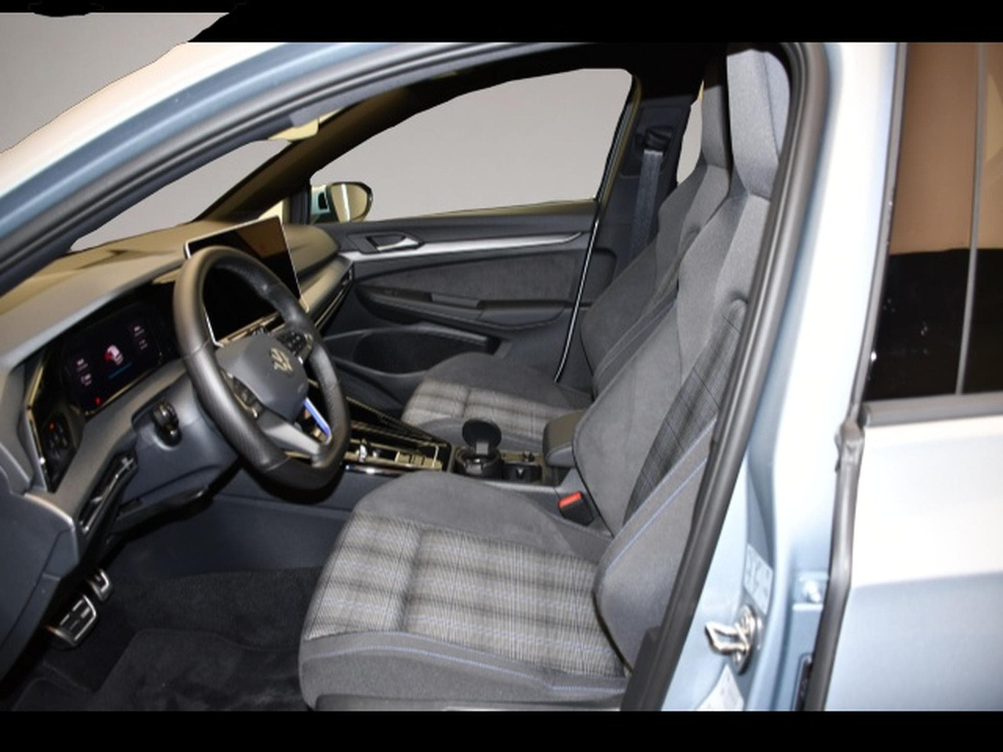 VW Golf (2025) - Photo 3