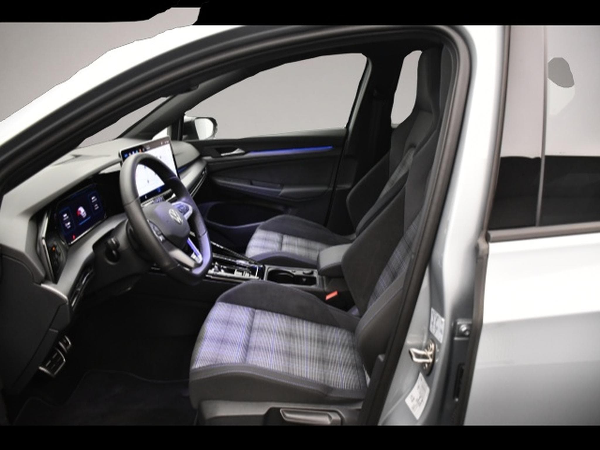 VW Golf (2025) - Photo 3