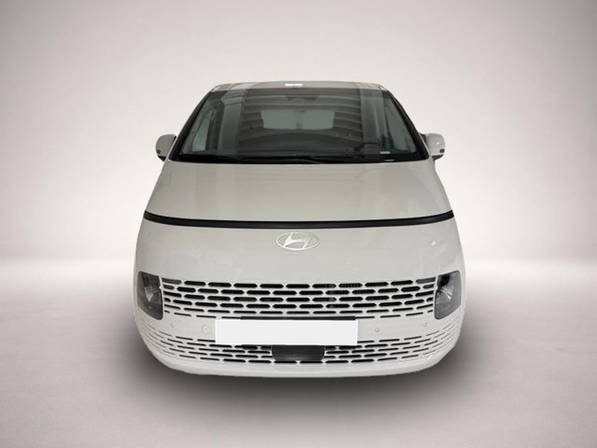 Hyundai Staria (2025) - Photo 2