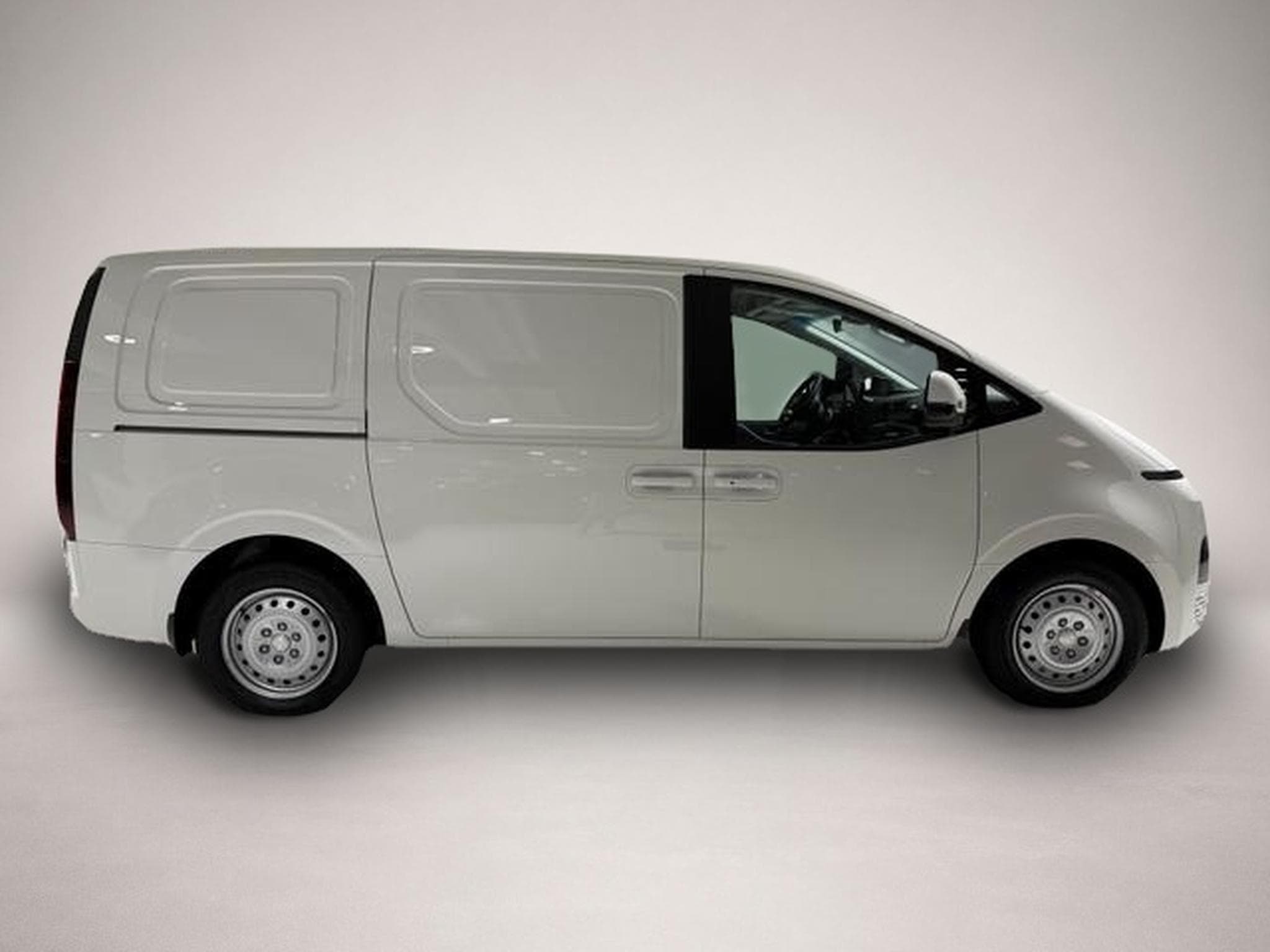 Hyundai Staria (2025) - Photo 4