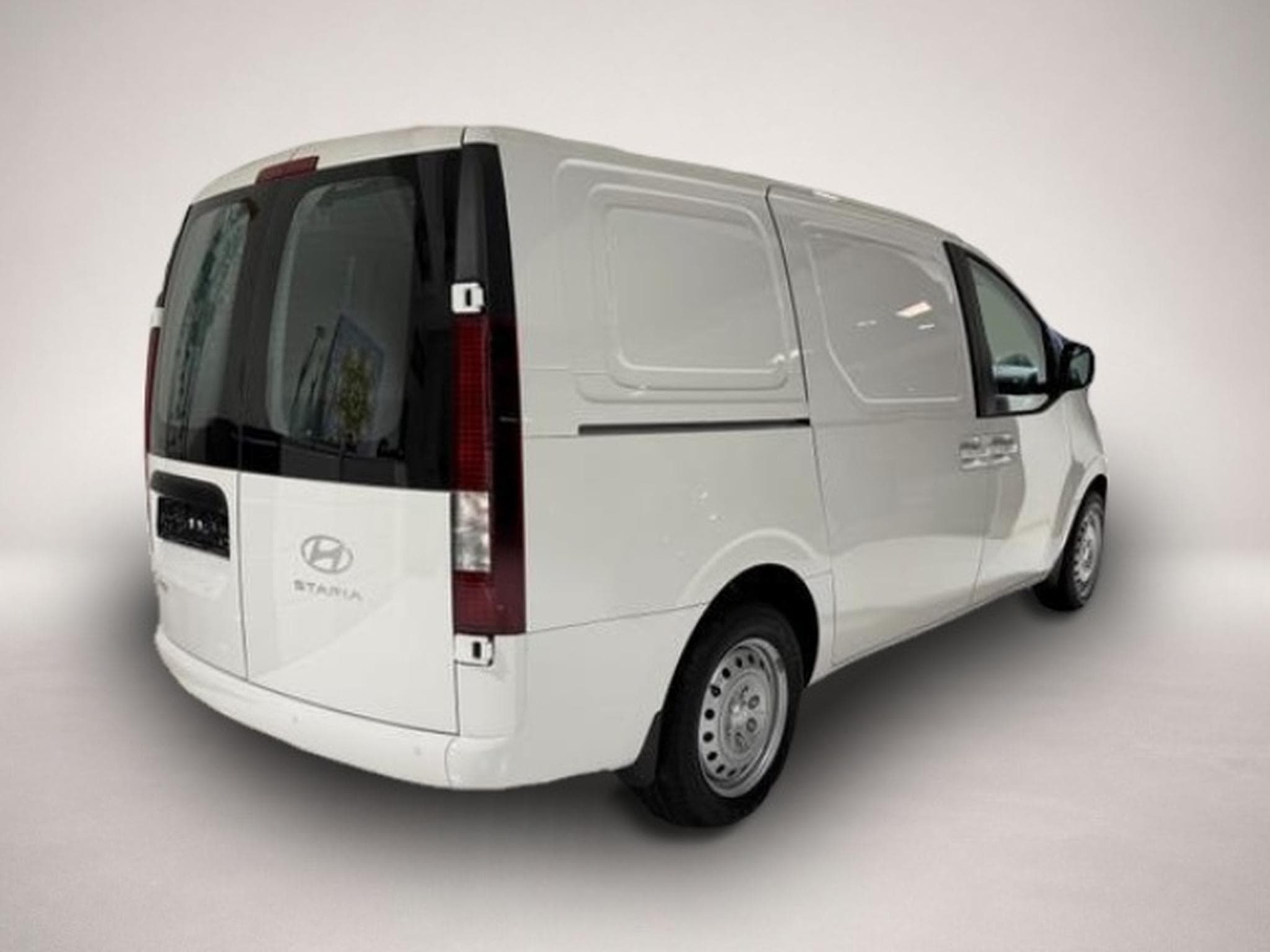 Hyundai Staria (2025) - Photo 5