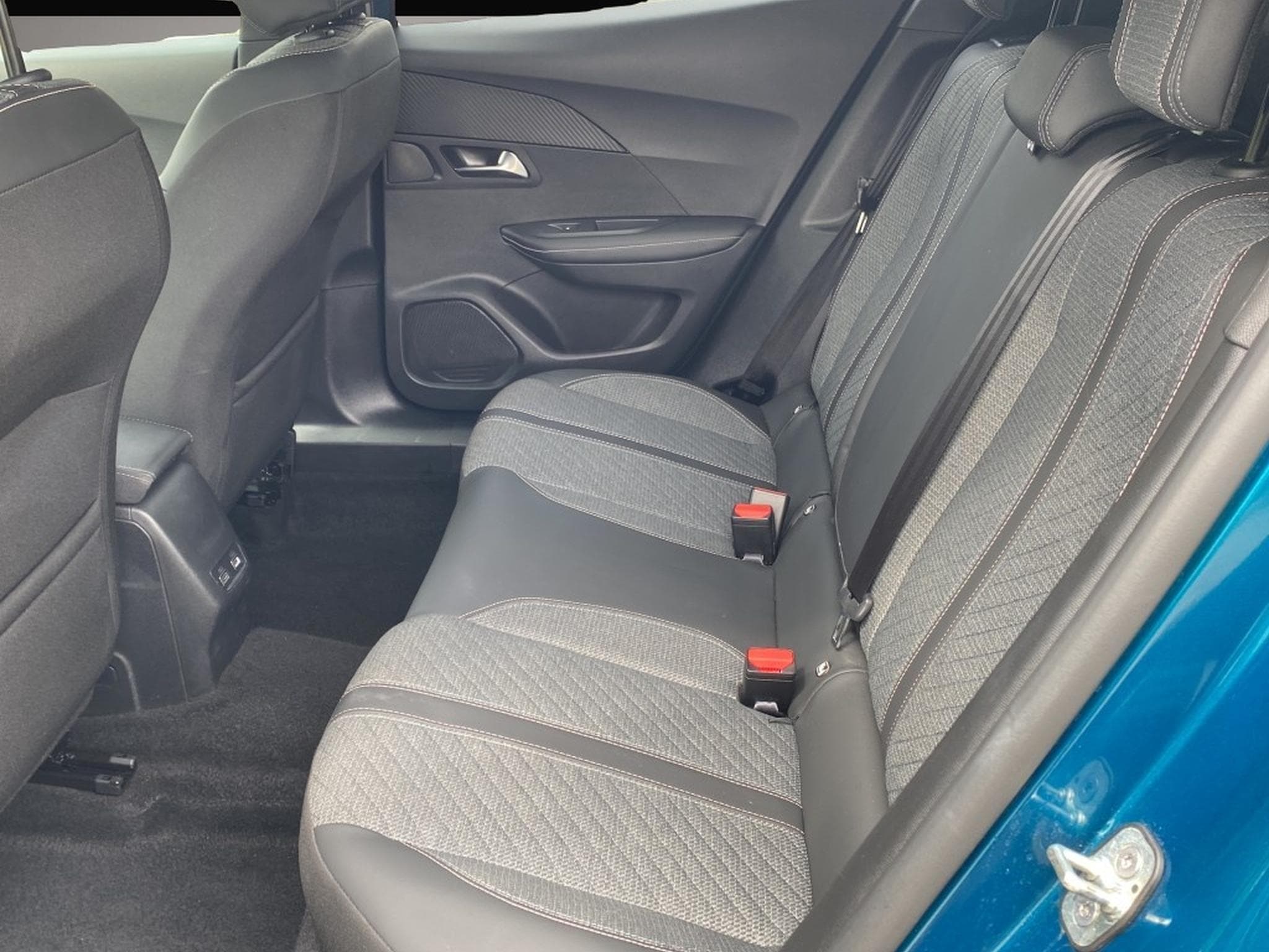 Peugeot 2008 (2025) - Photo 6