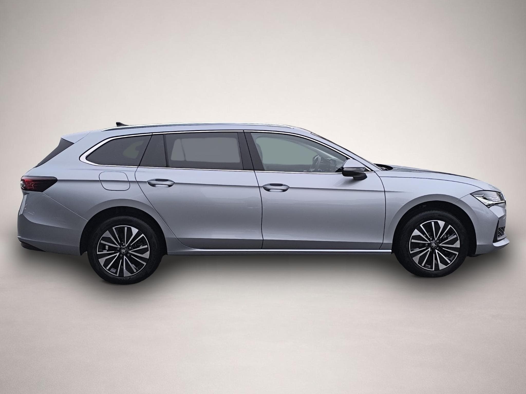 Skoda Superb (2024) - Photo 8