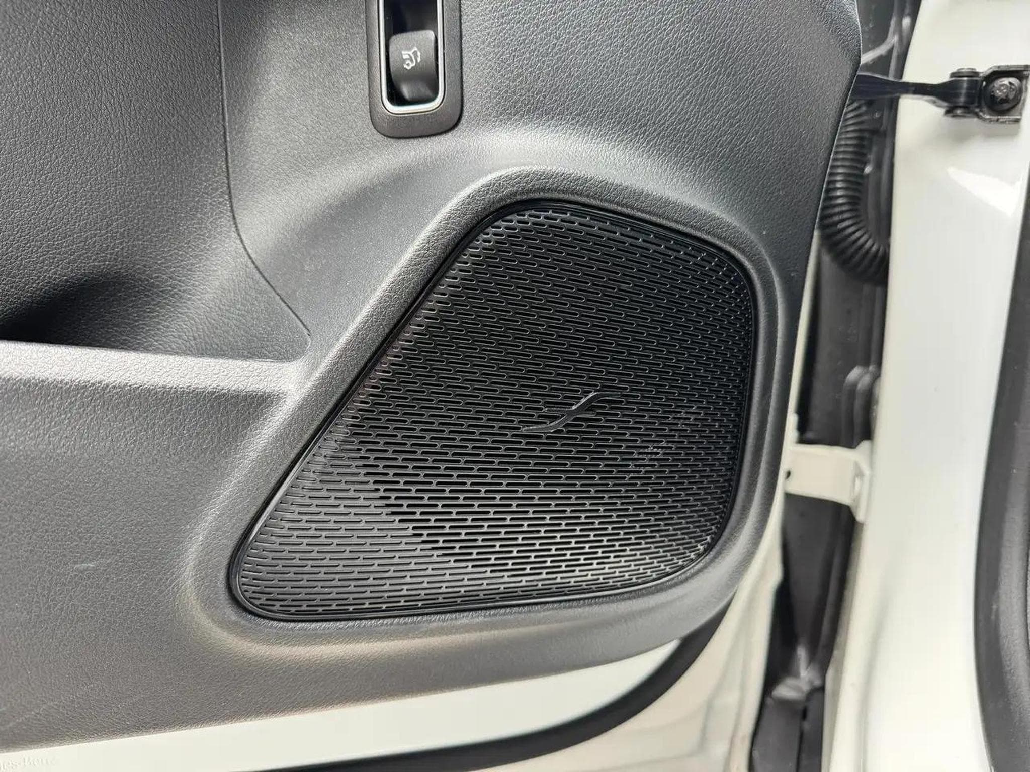 Mercedes GLA 200 (2025) - Photo 14