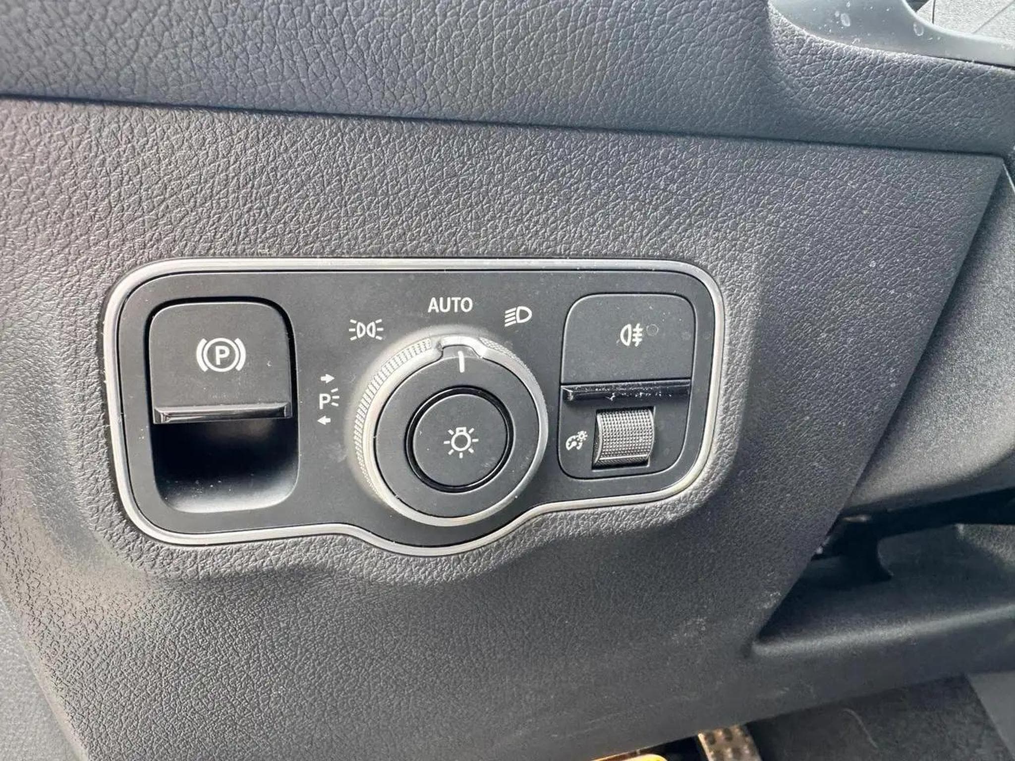 Mercedes GLA 200 (2025) - Photo 15