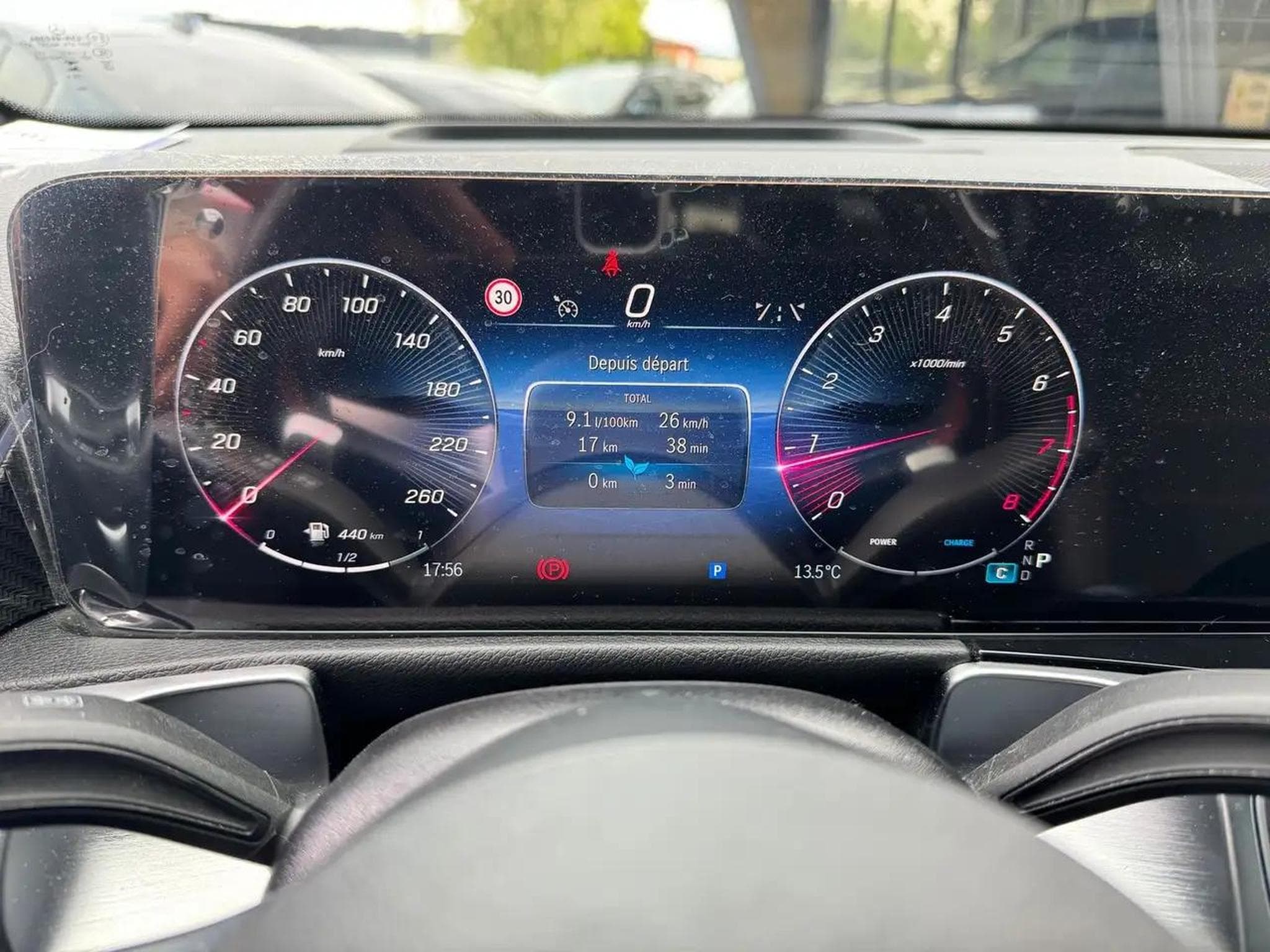 Mercedes GLA 200 (2025) - Photo 16