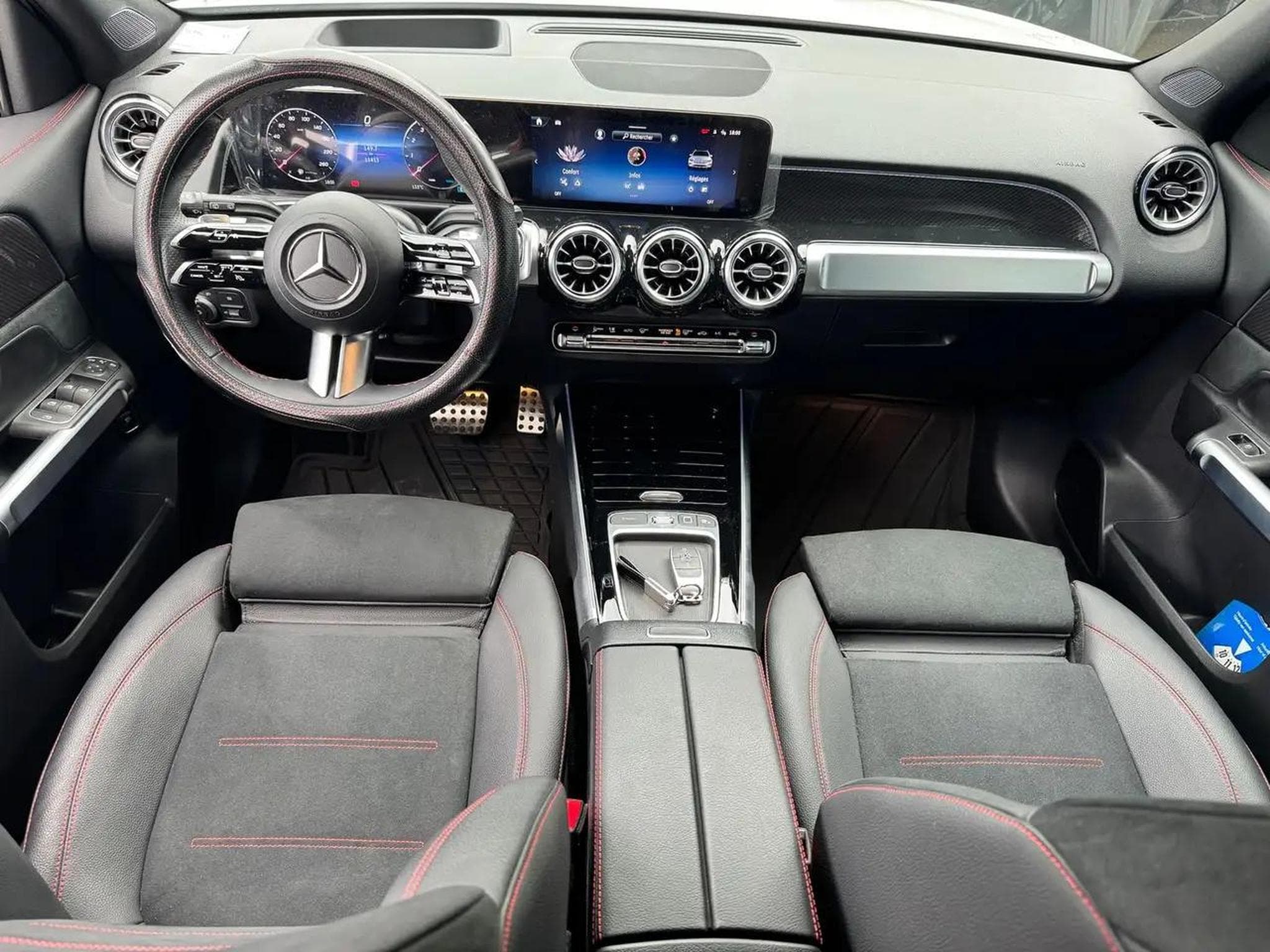 Mercedes GLA 200 (2025) - Photo 9