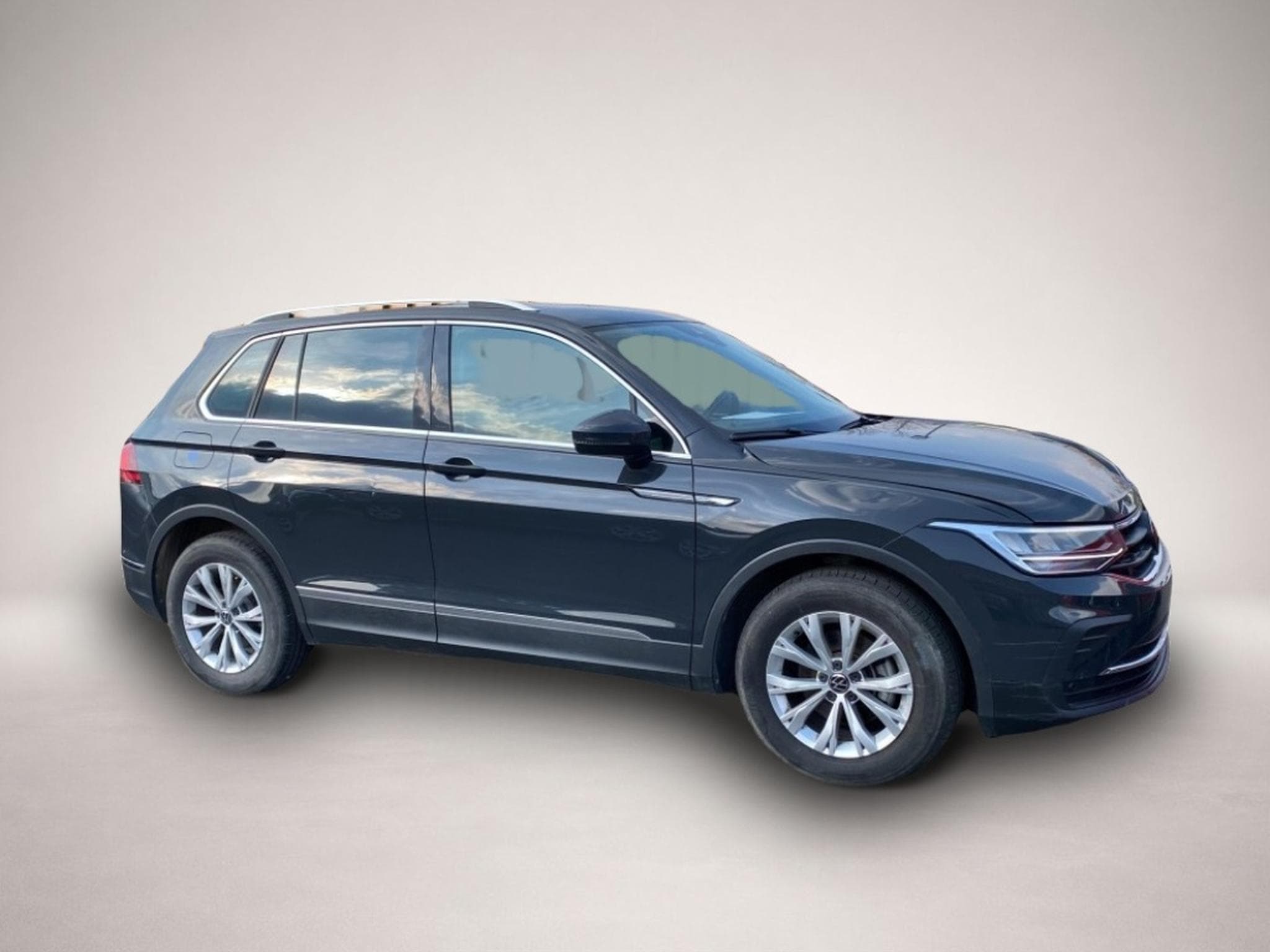 VW Tiguan (2024) - Photo 1