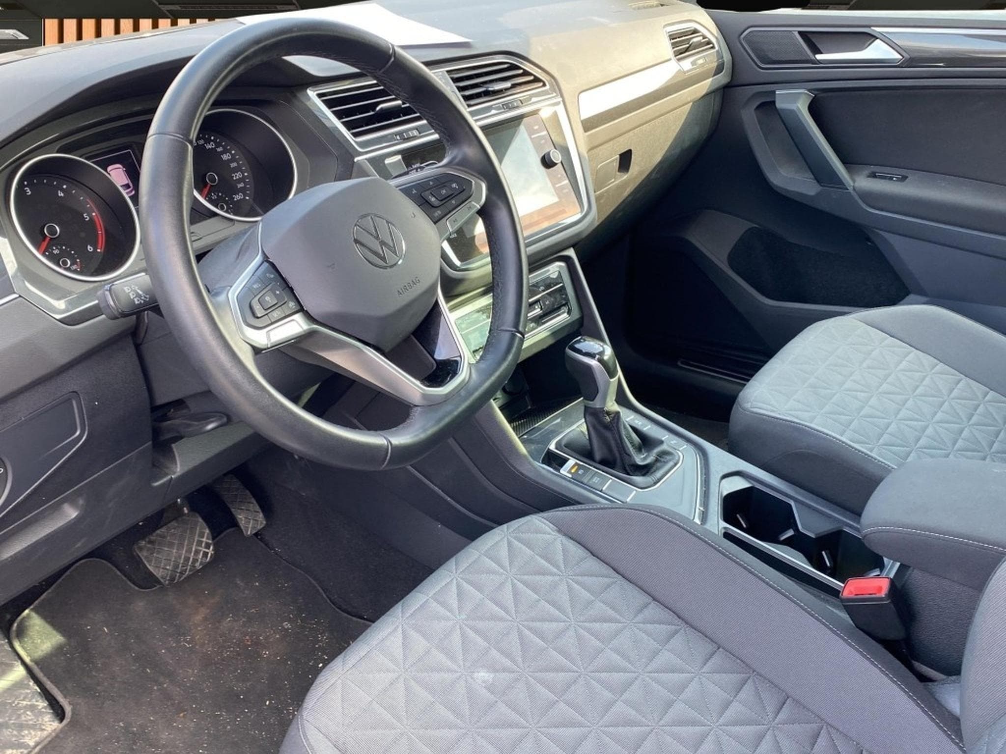VW Tiguan (2024) - Photo 3