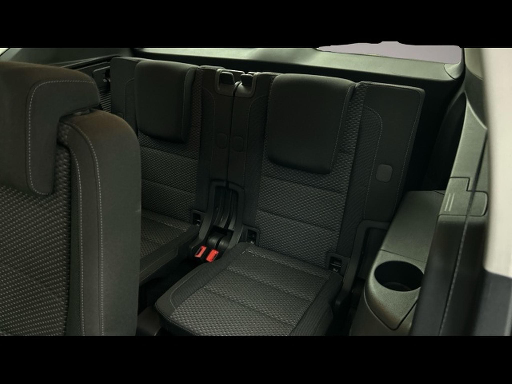 VW Touran (2025) - Photo 8