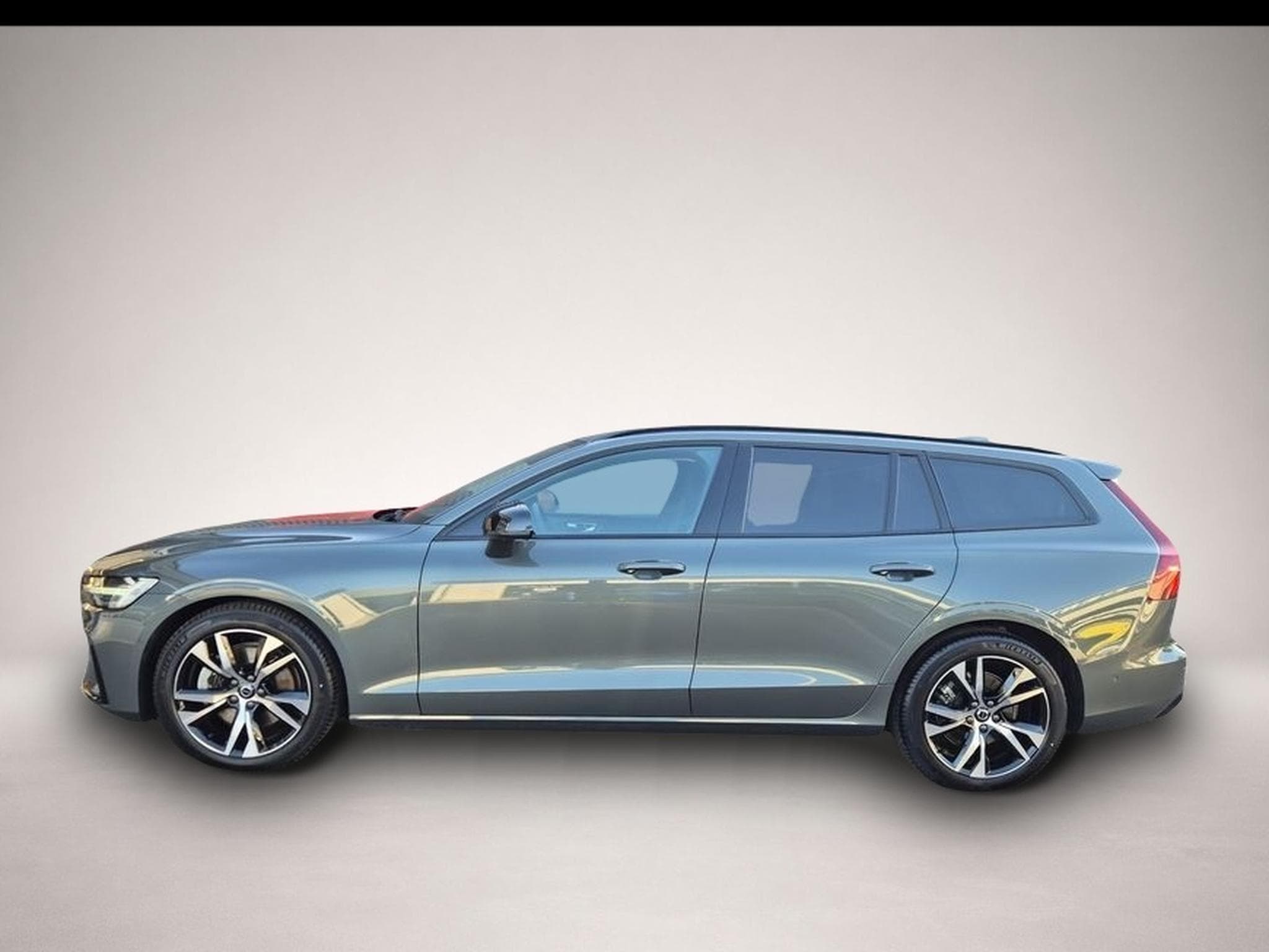 Volvo V60 (2025) - Photo 4
