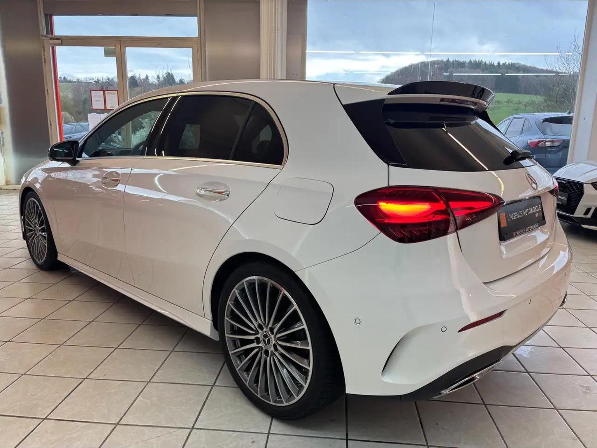 Mercedes 250 (2024) - Photo 6