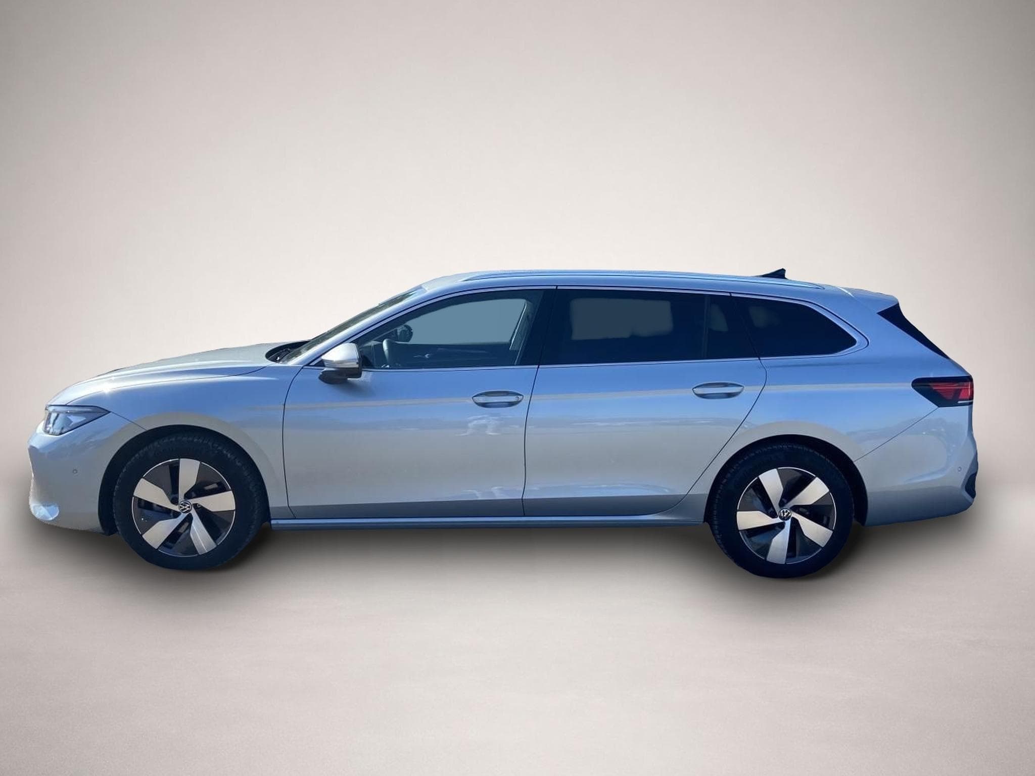 VW Passat (2025) - Photo 2