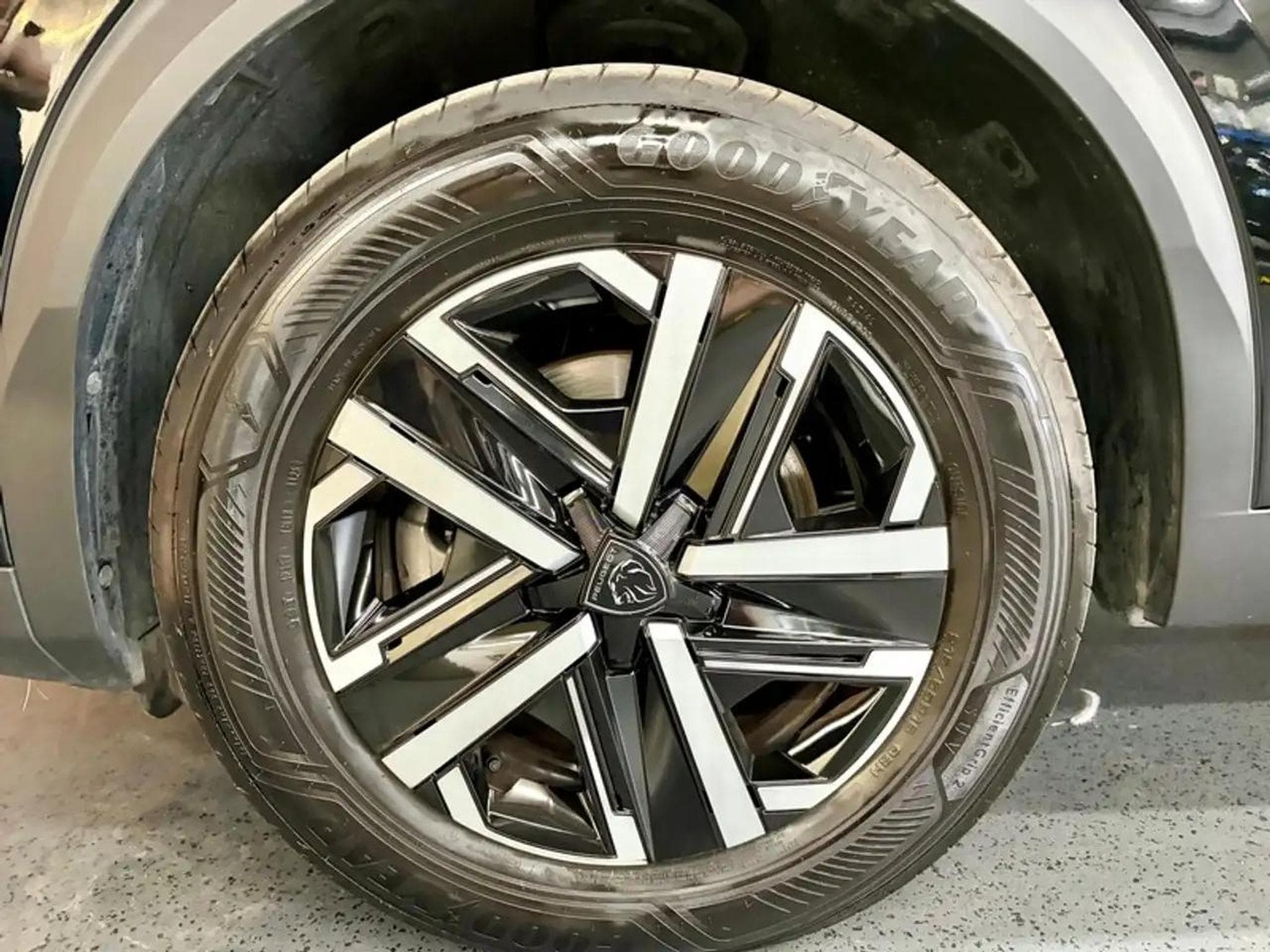 Peugeot 2008 (2025) - Photo 3