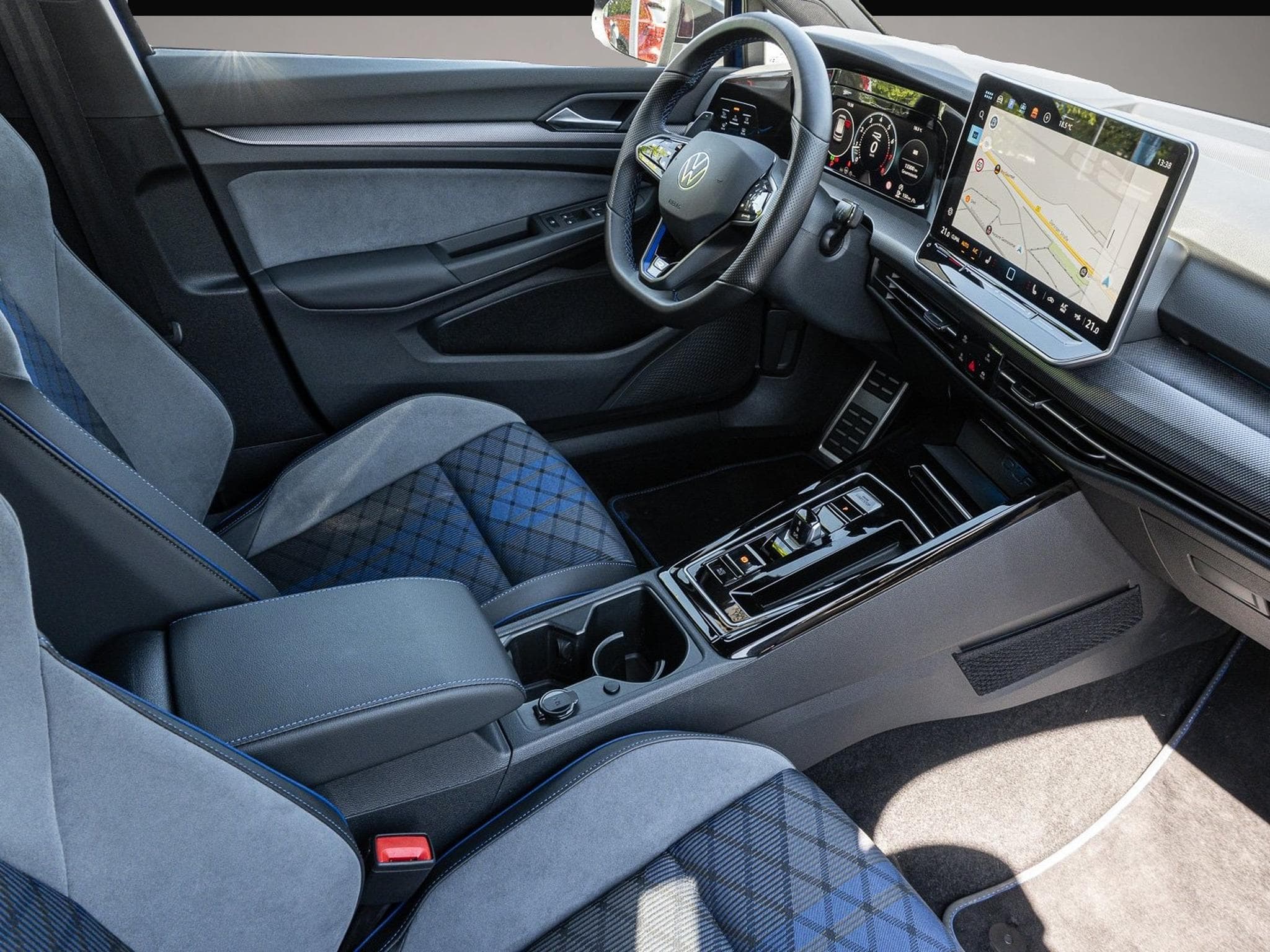 VW Golf (2025) - Photo 6