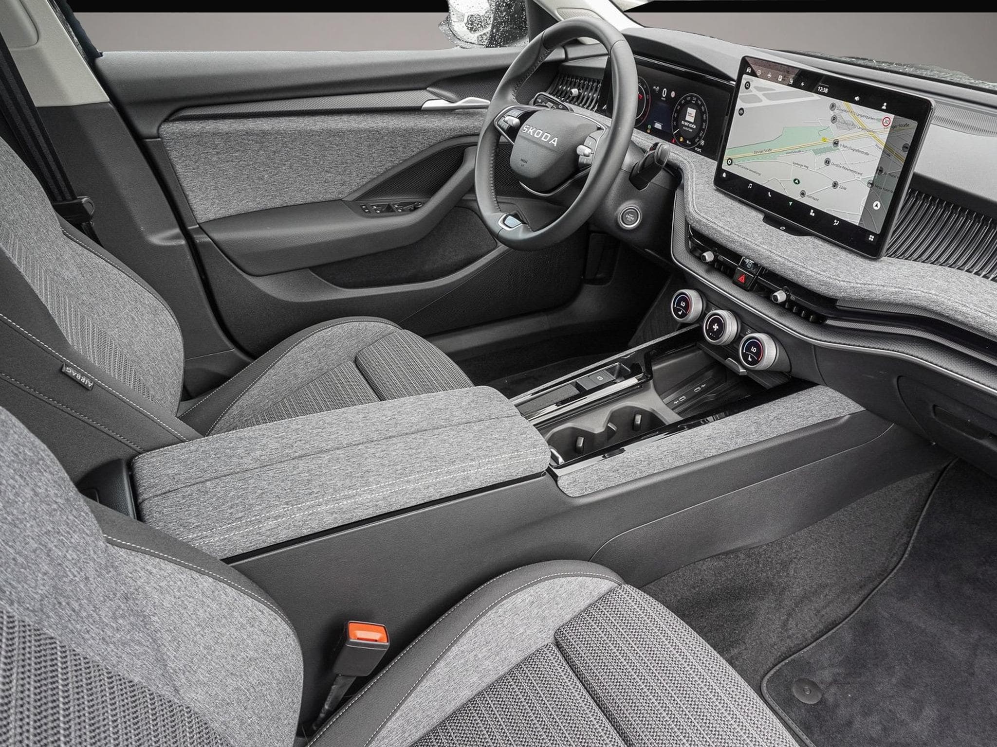 Skoda Superb (2025) - Photo 6