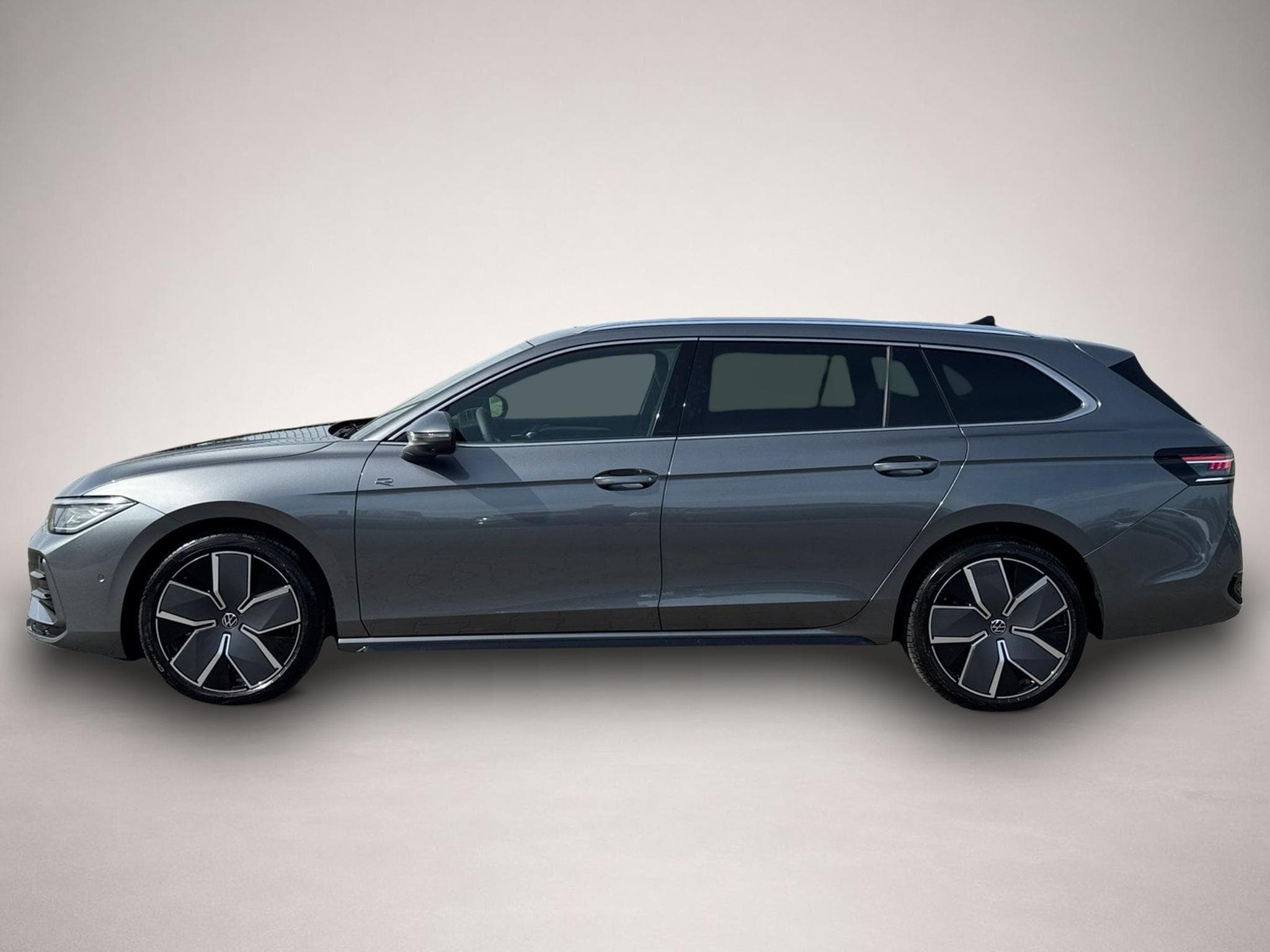 VW Passat (2025) - Photo 3