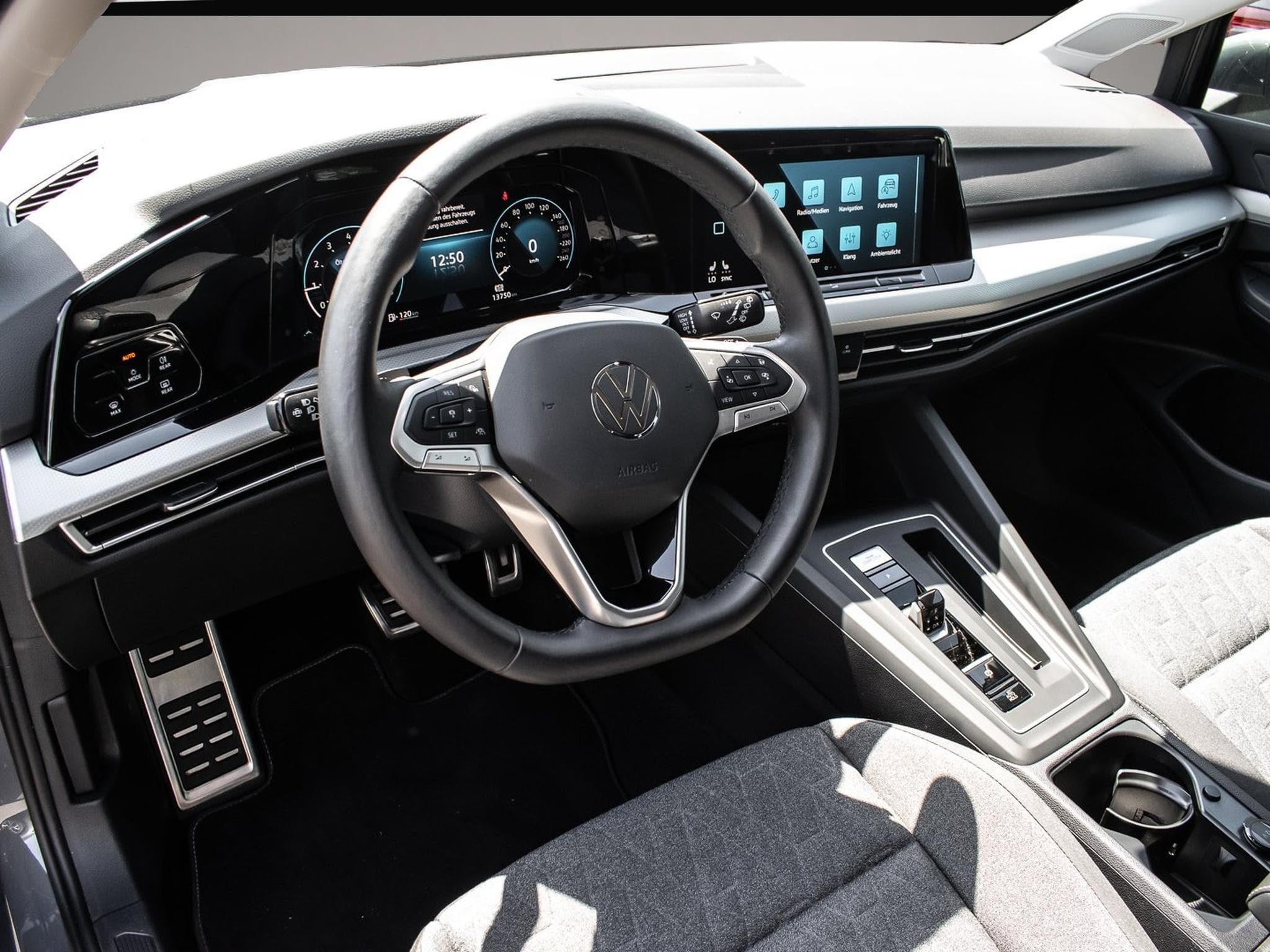 VW Golf (2024) - Photo 7
